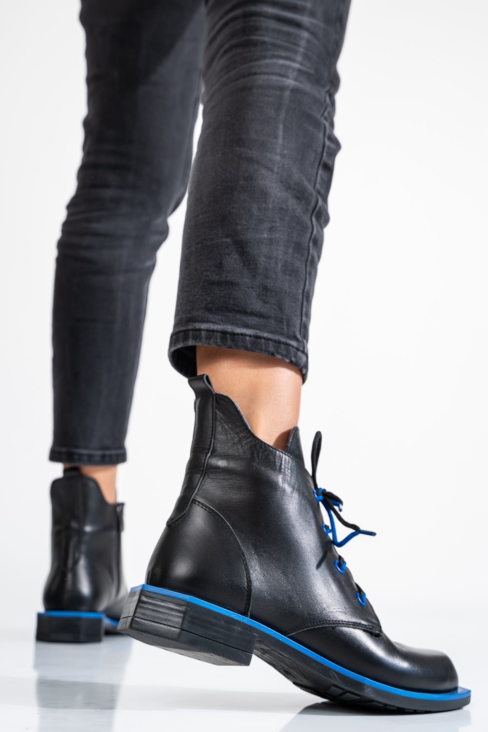 GHETE NEGRU ALBASTRU PIELE NATURALA 2PC042