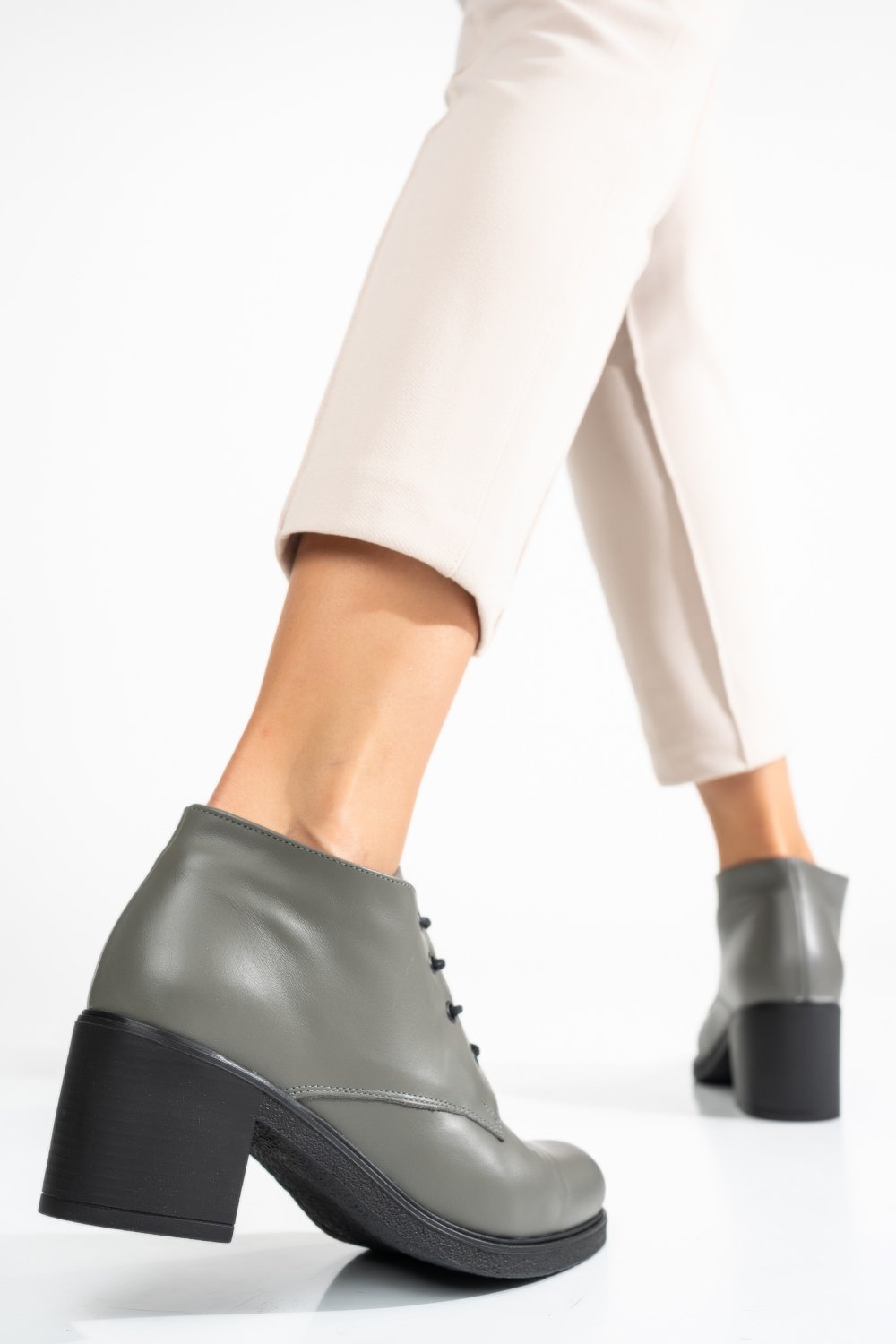 BOTINE GRI PIELE NATURALA 0PC6