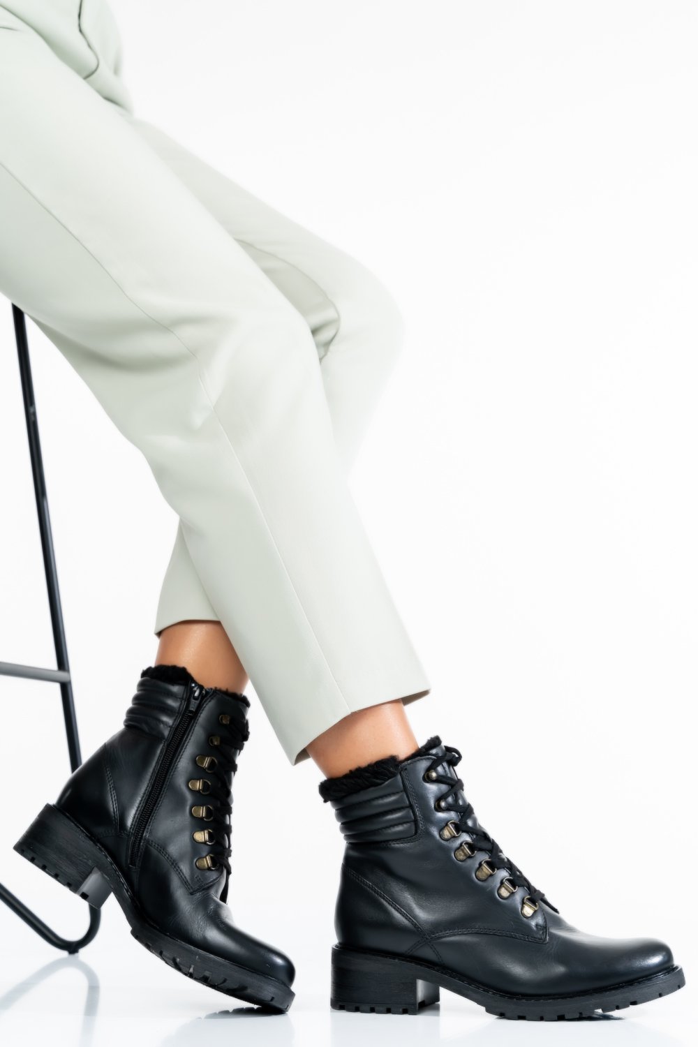 GHETE NEGRE PIELE NATURALA WH288H20