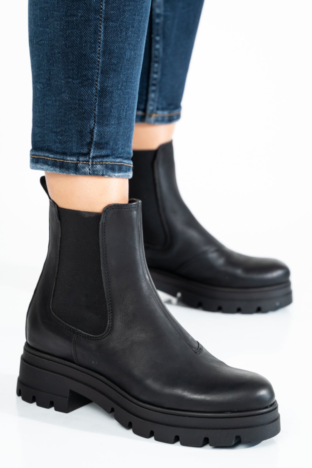 GHETE NEGRE PIELE NATURALA 8S77702