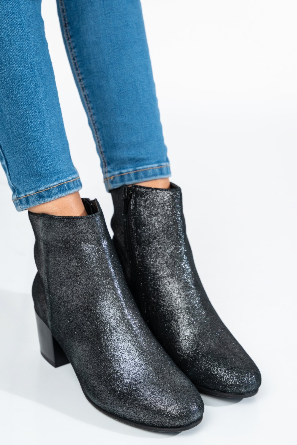 GHETE FEMEI PIELE NATURALA INTOARSA  NEGRU SIDEF 7S77786