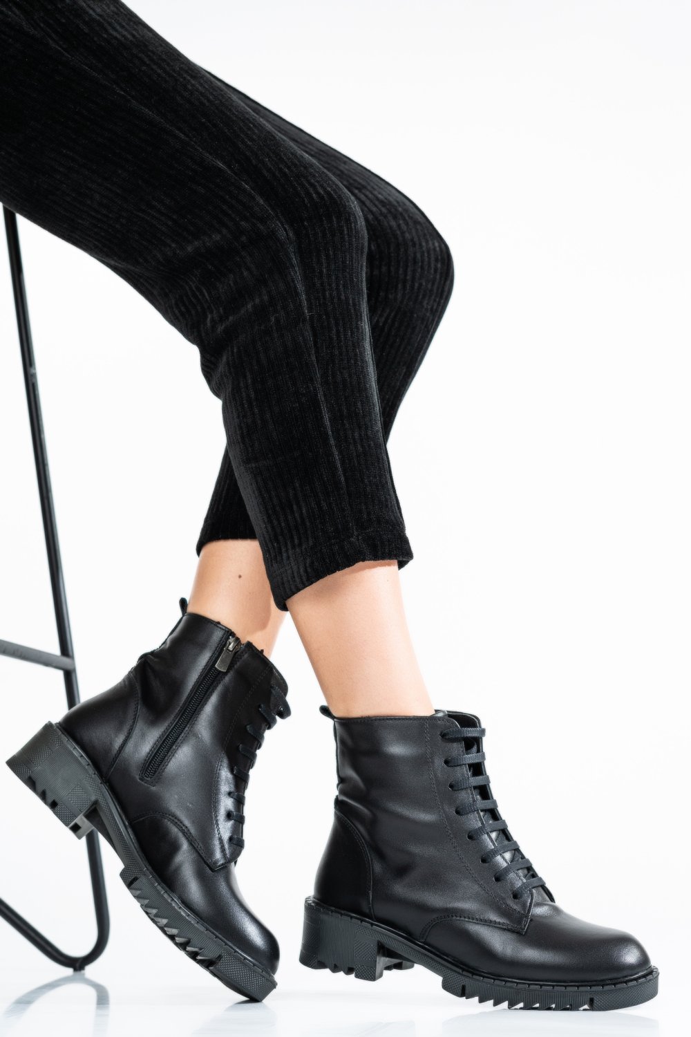 GHETE NEGRE PIELE NATURALA OS77YO001