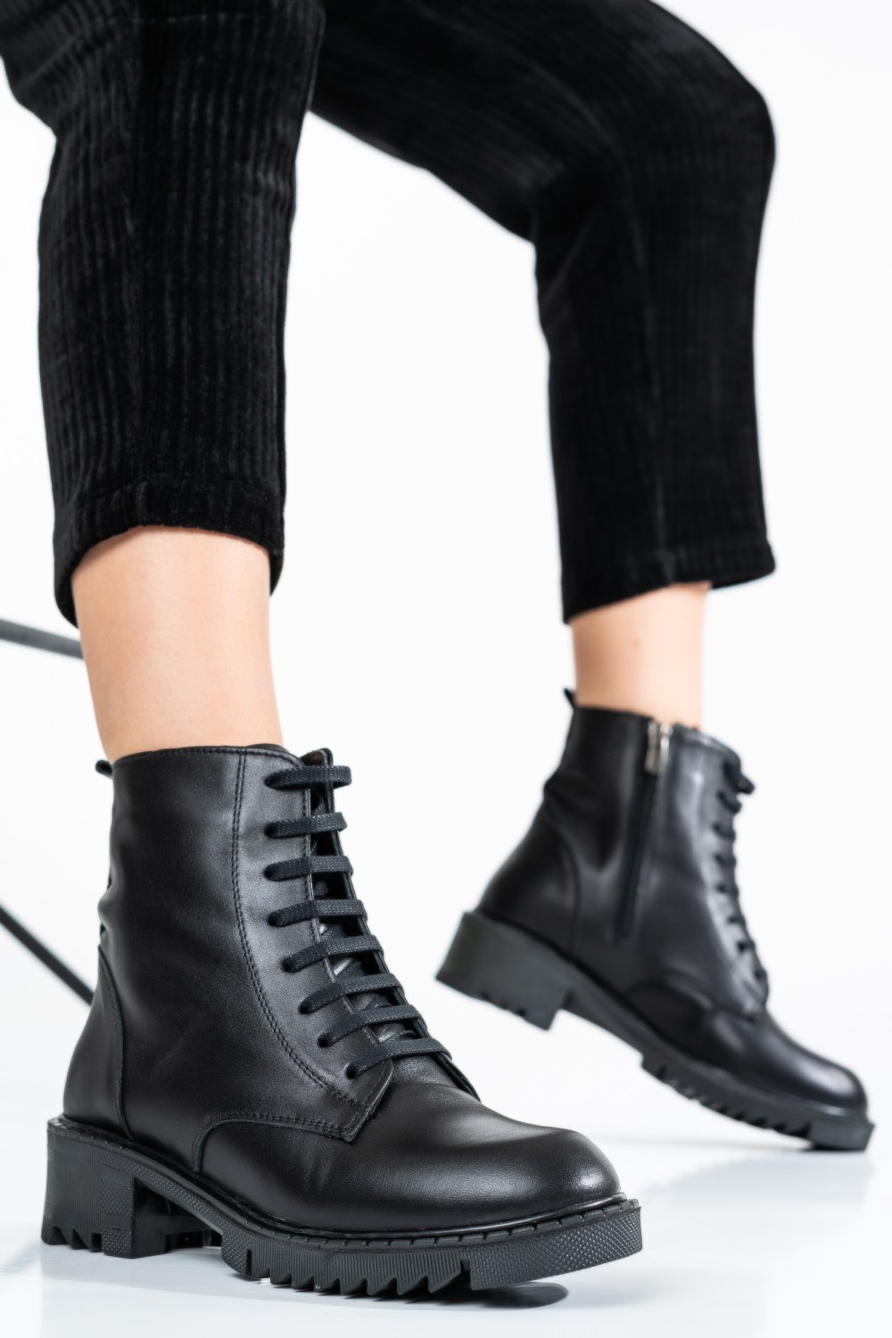 GHETE NEGRE PIELE NATURALA OS77YO001