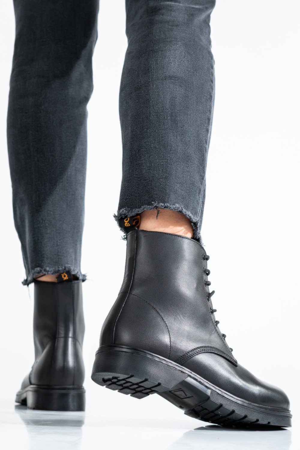 GHETE NEGRE PIELE NATURALA MAGDA