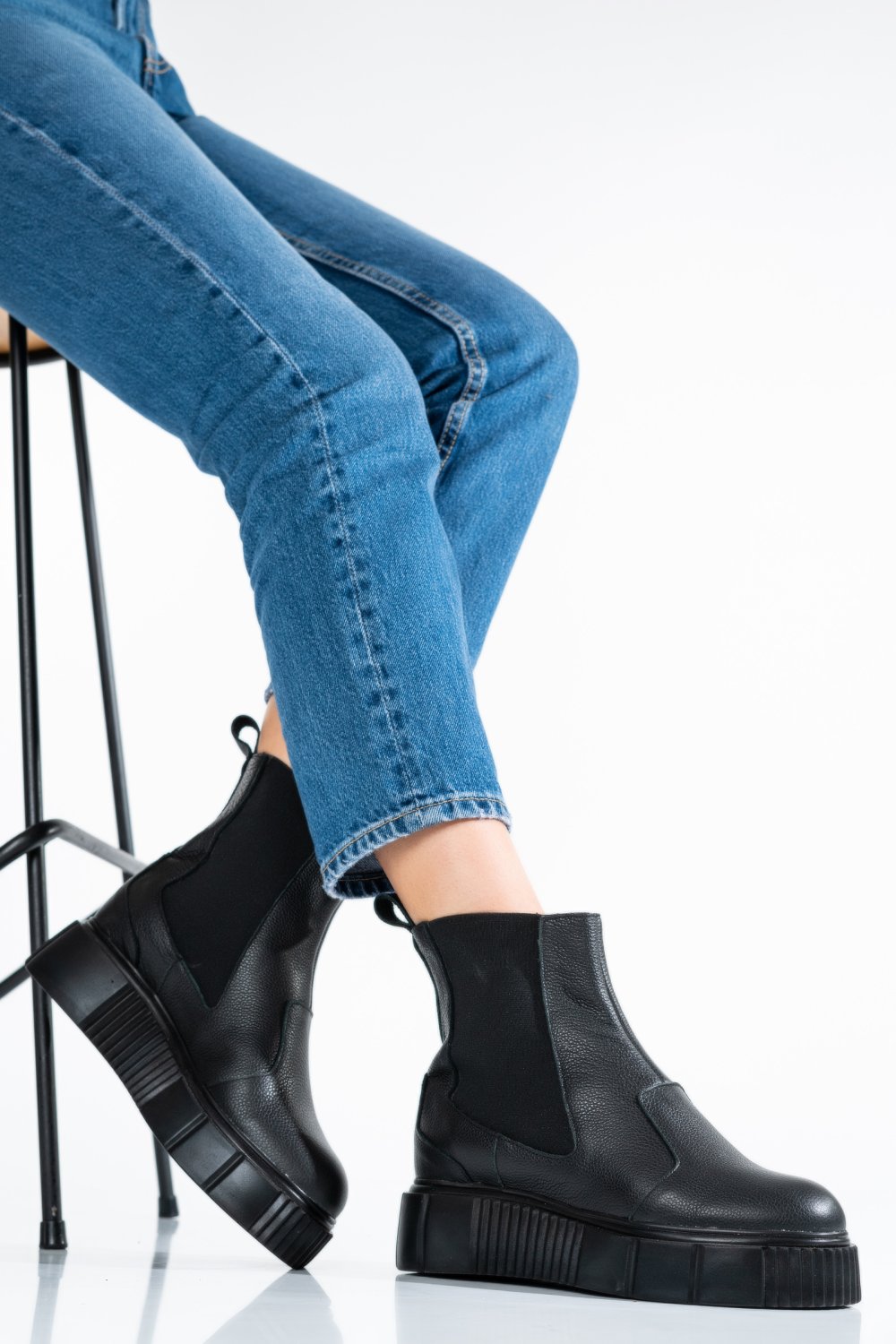 GHETE NEGRE PIELE NATURALA 2PC01L