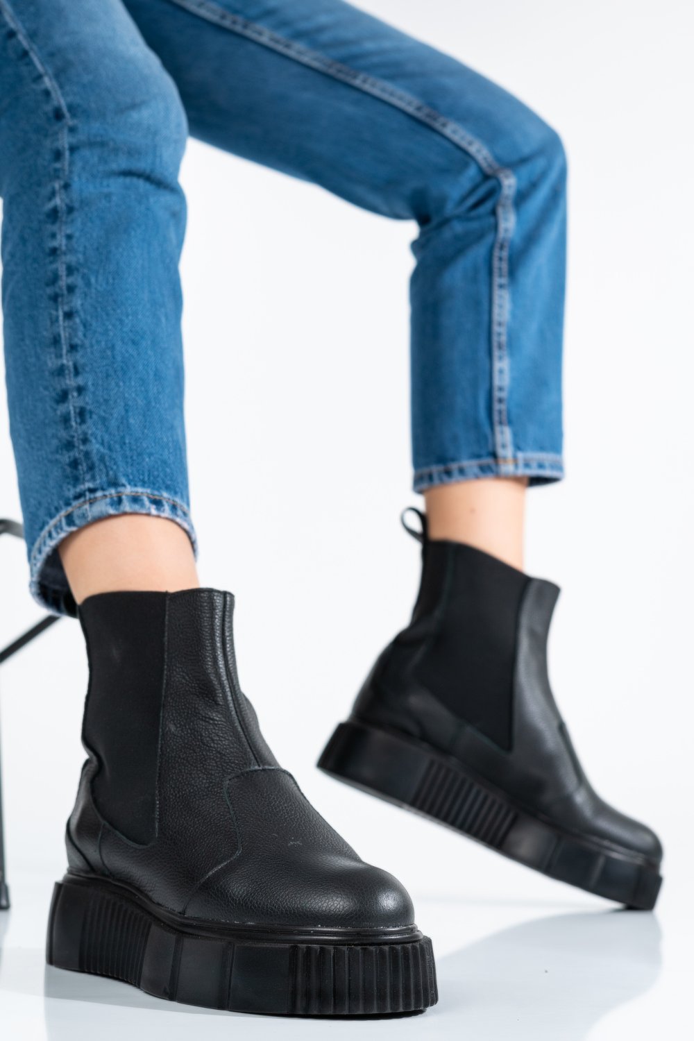 GHETE NEGRE PIELE NATURALA 2PC01L