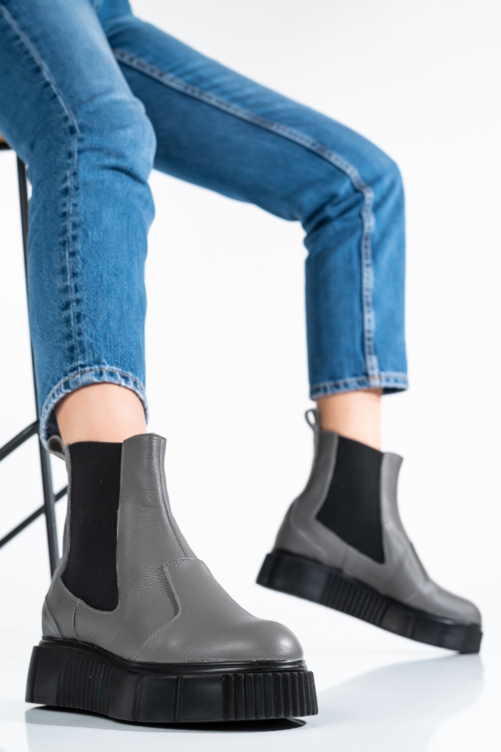 GHETE GRI PIELE NATURALA 2PC01L