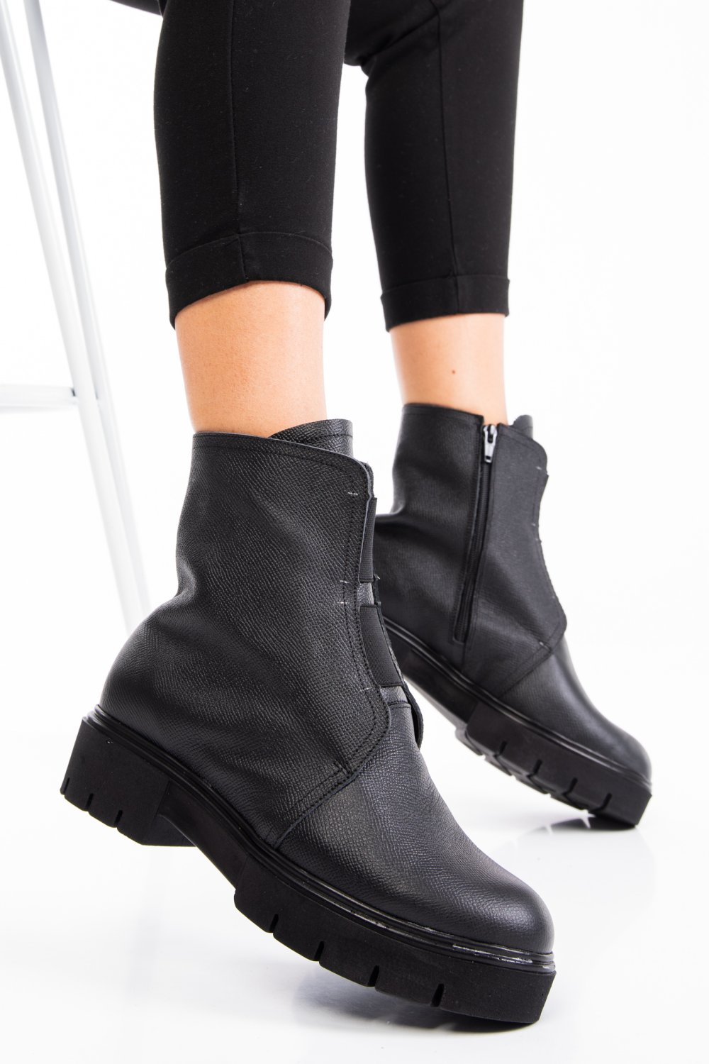 GHETE FEMEI PIELE NATURALA NEGRE 1S7770