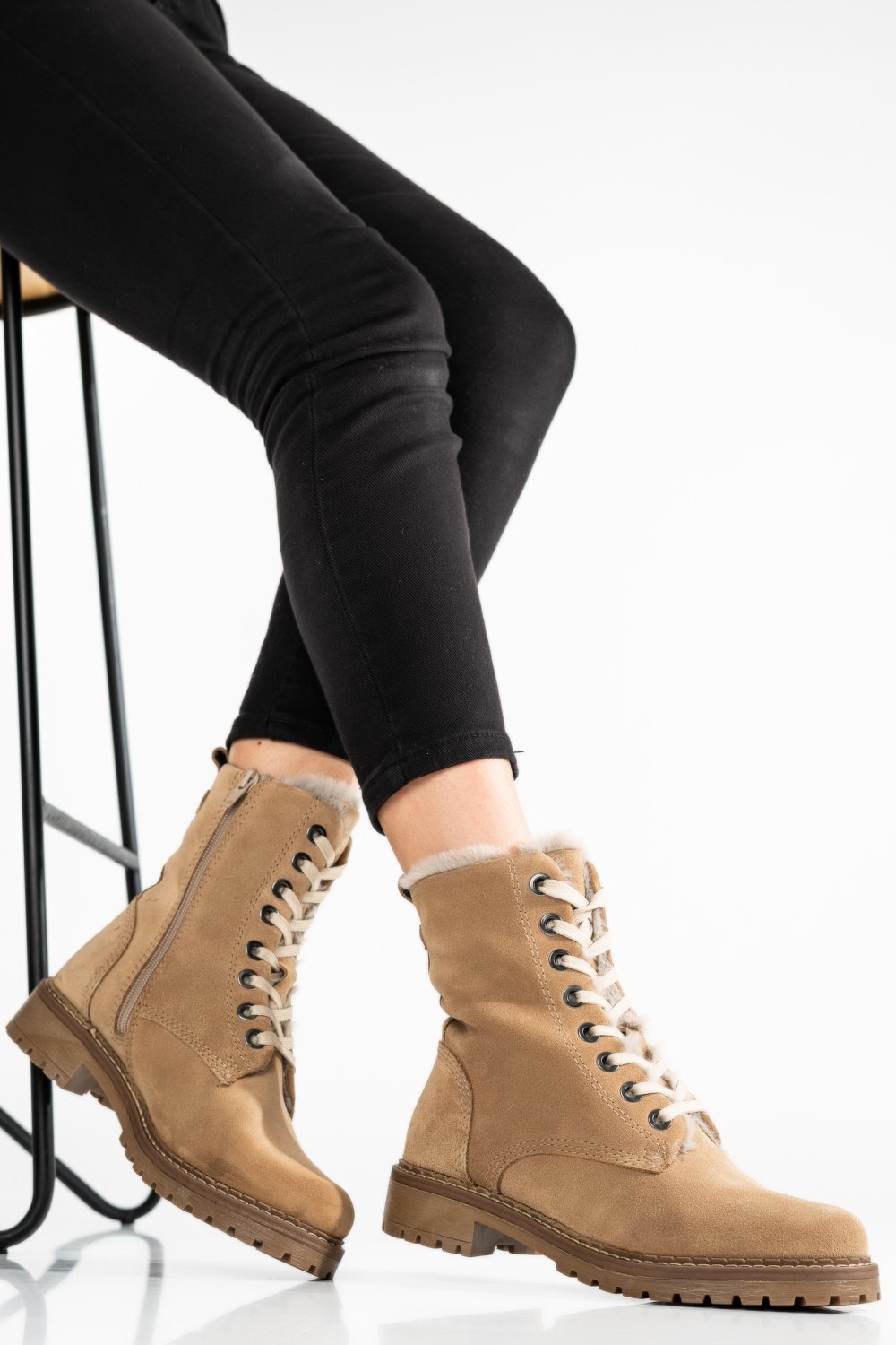 GHETE DAMA IMBLANITE PIELE NATURALA INTOARSA BEJ WS77H68H01