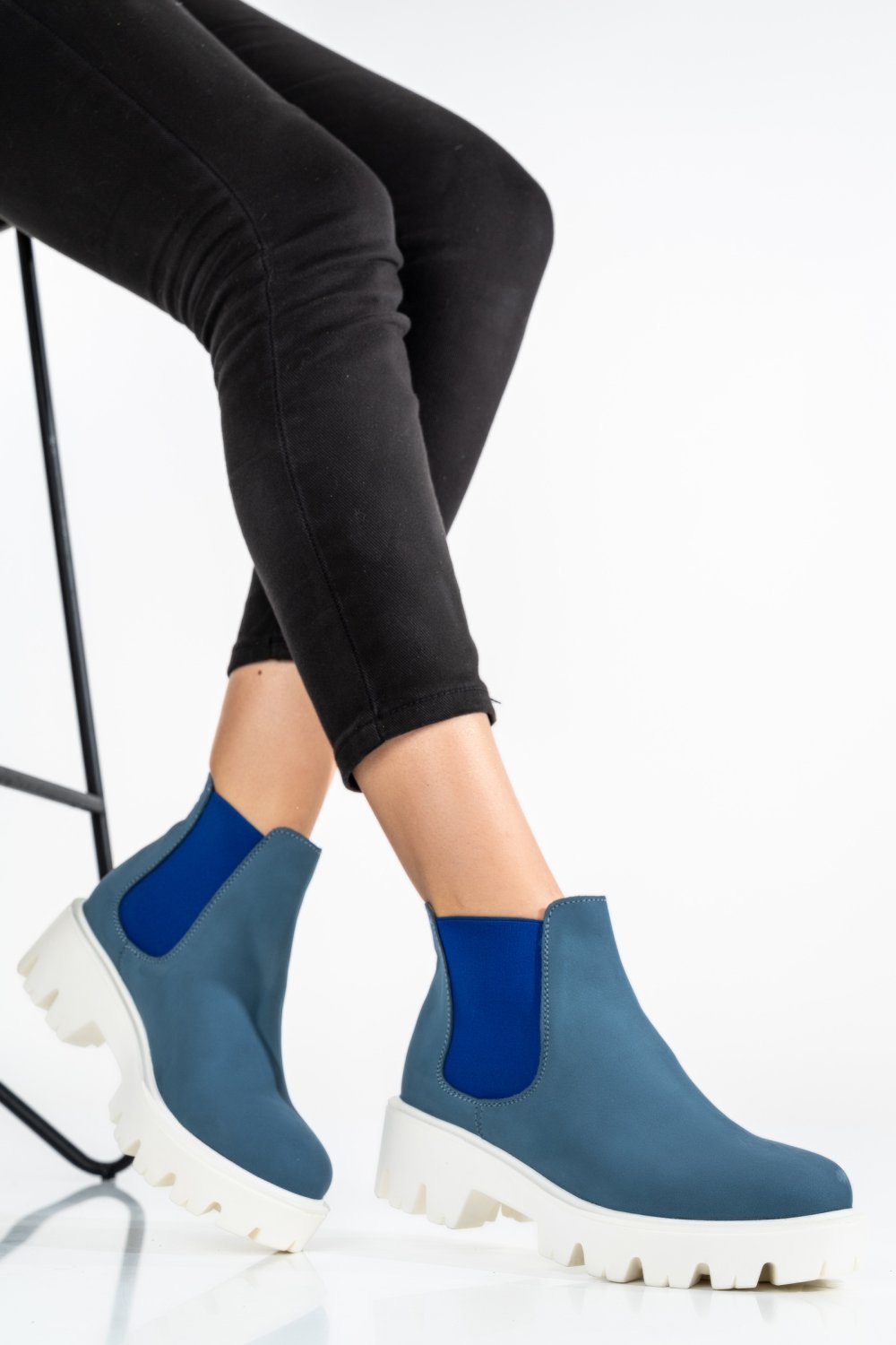 GHETE ALBASTRE PIELE NATURALA RS7717