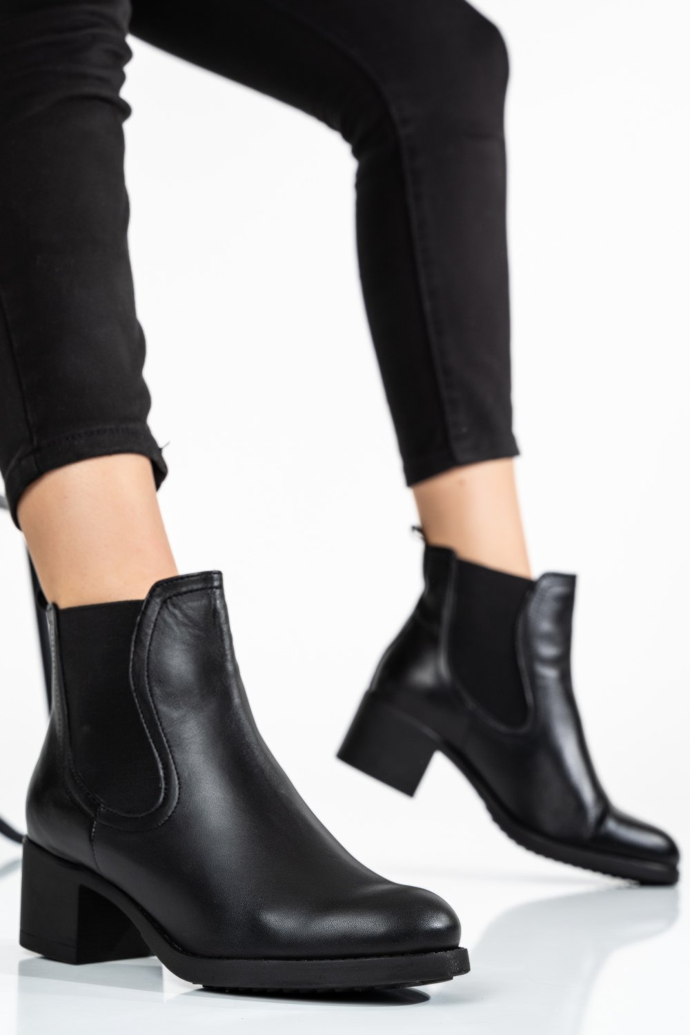 GHETE NEGRE PIELE NATURALA 7S77845