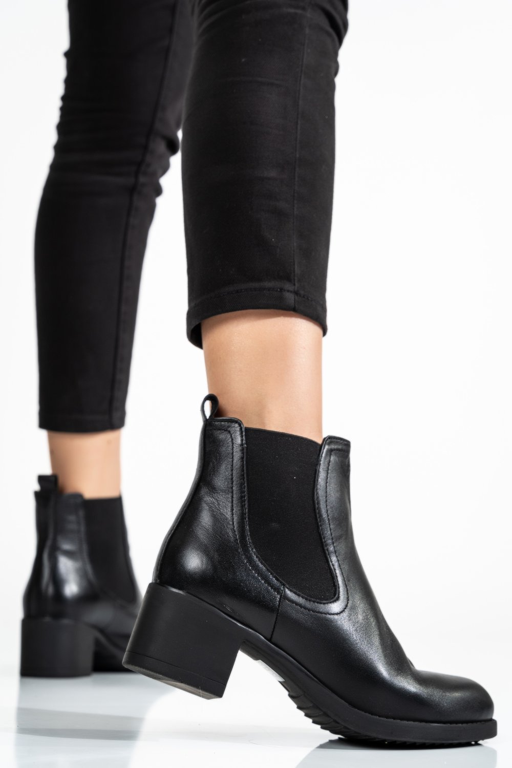 GHETE NEGRE PIELE NATURALA 7S77845