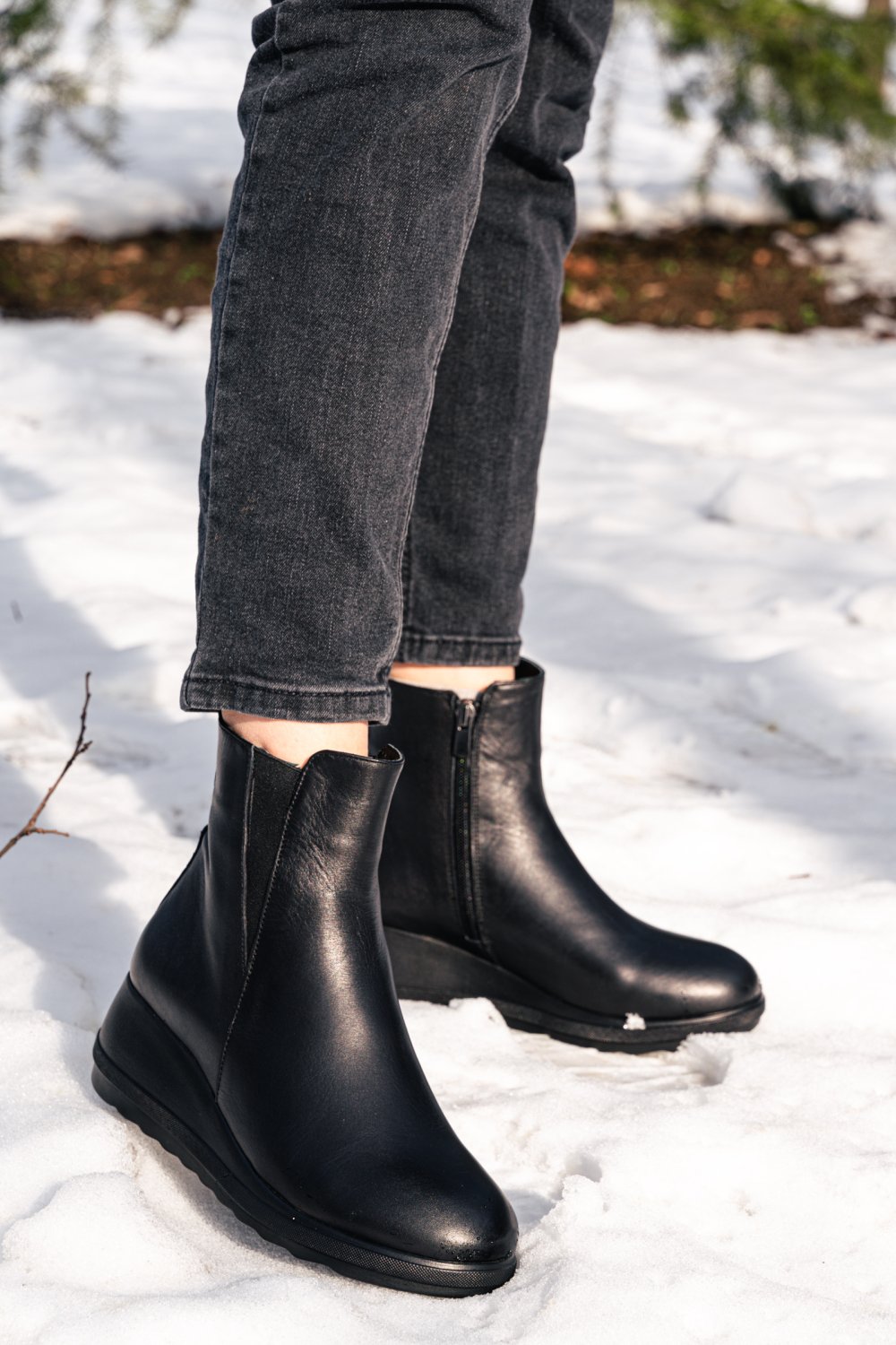 GHETE NEGRE PIELE NATURALA AK419