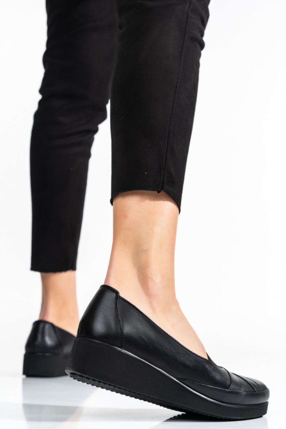 PANTOFI NEGRI PIELE NATURALA 4PC25