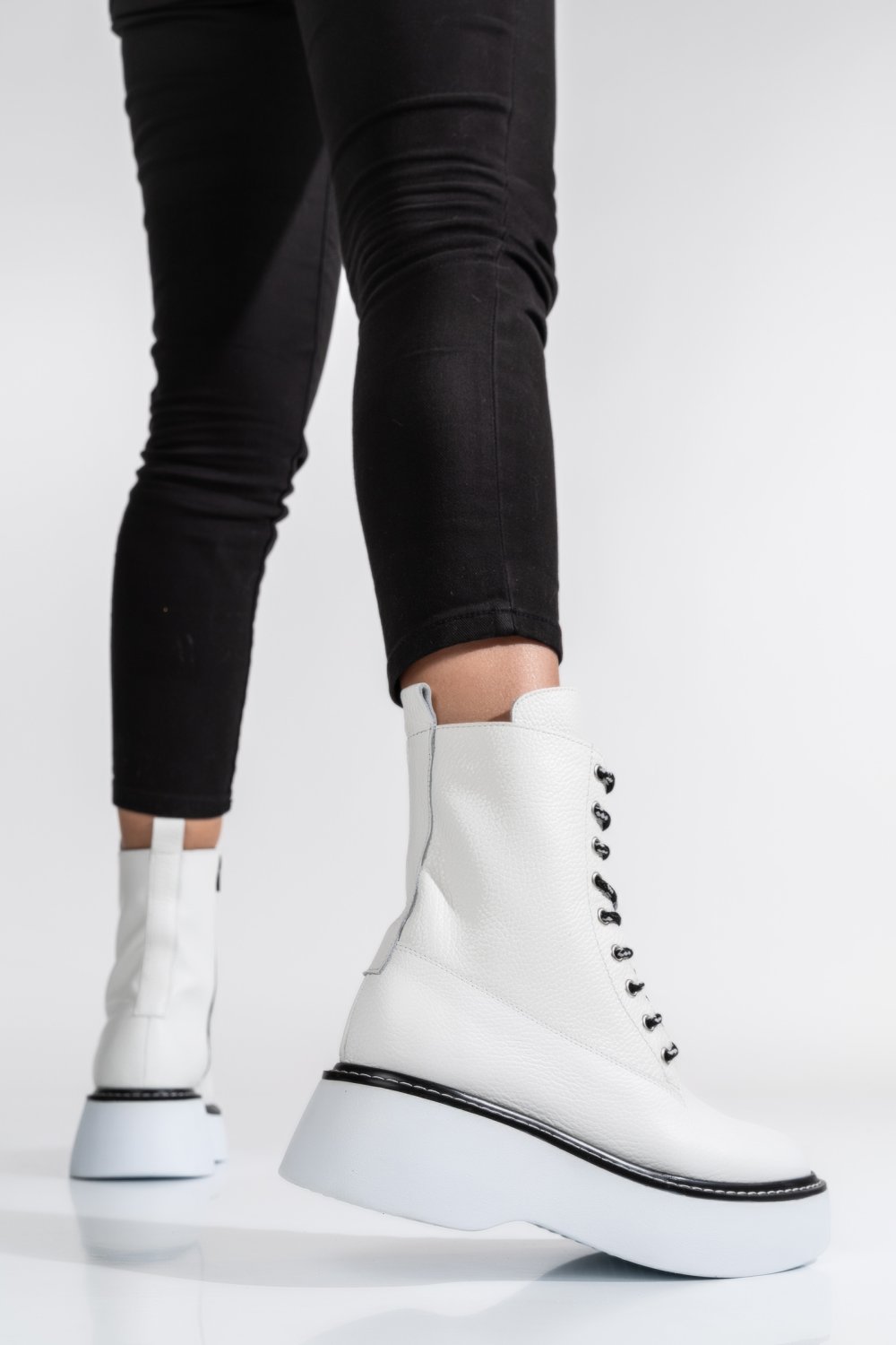 GHETE DAMA ALBE PIELE NATURALA ALBE 2S77275B