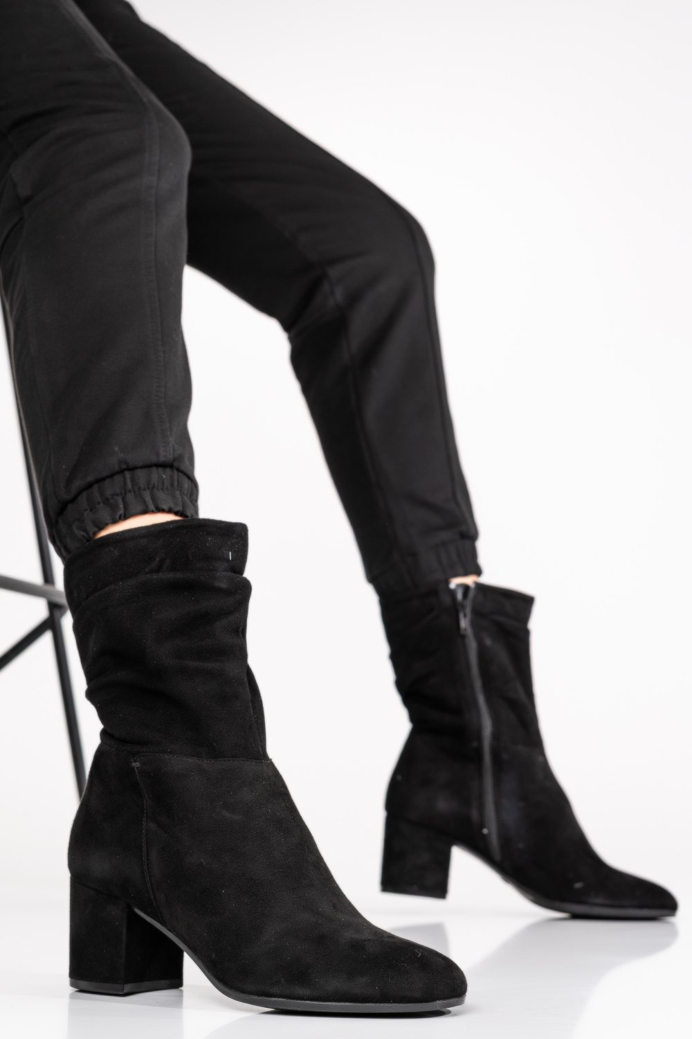 GHETE NEGRE PIELE NATURALA INTOARSA 4S776466