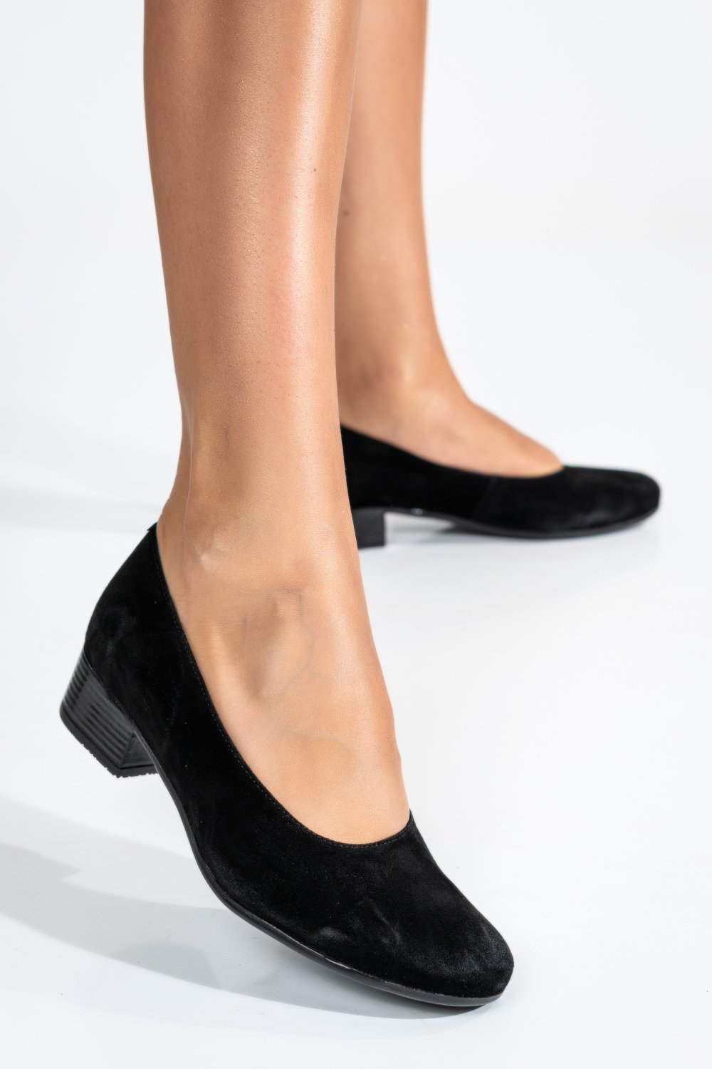 PANTOFI DAMA PIELE NATURALA INTOARSA NEGRI TOC MIC 2S77040