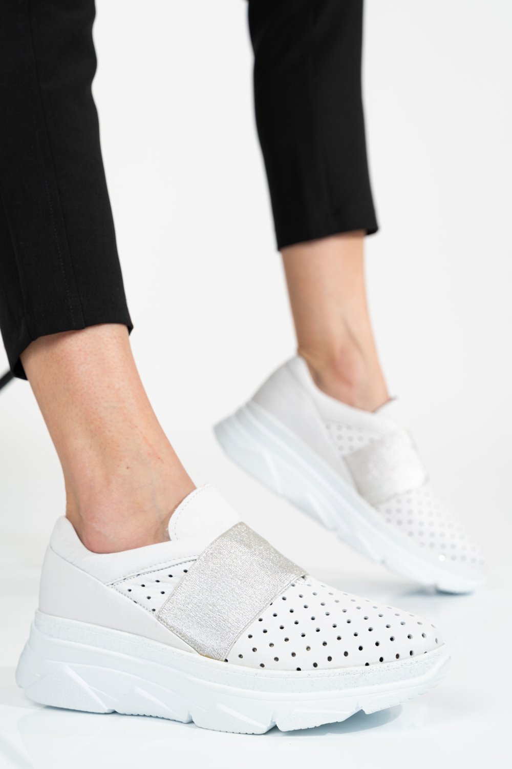 PANTOFI SPORT ALBI PIELE NATURALA TAYA