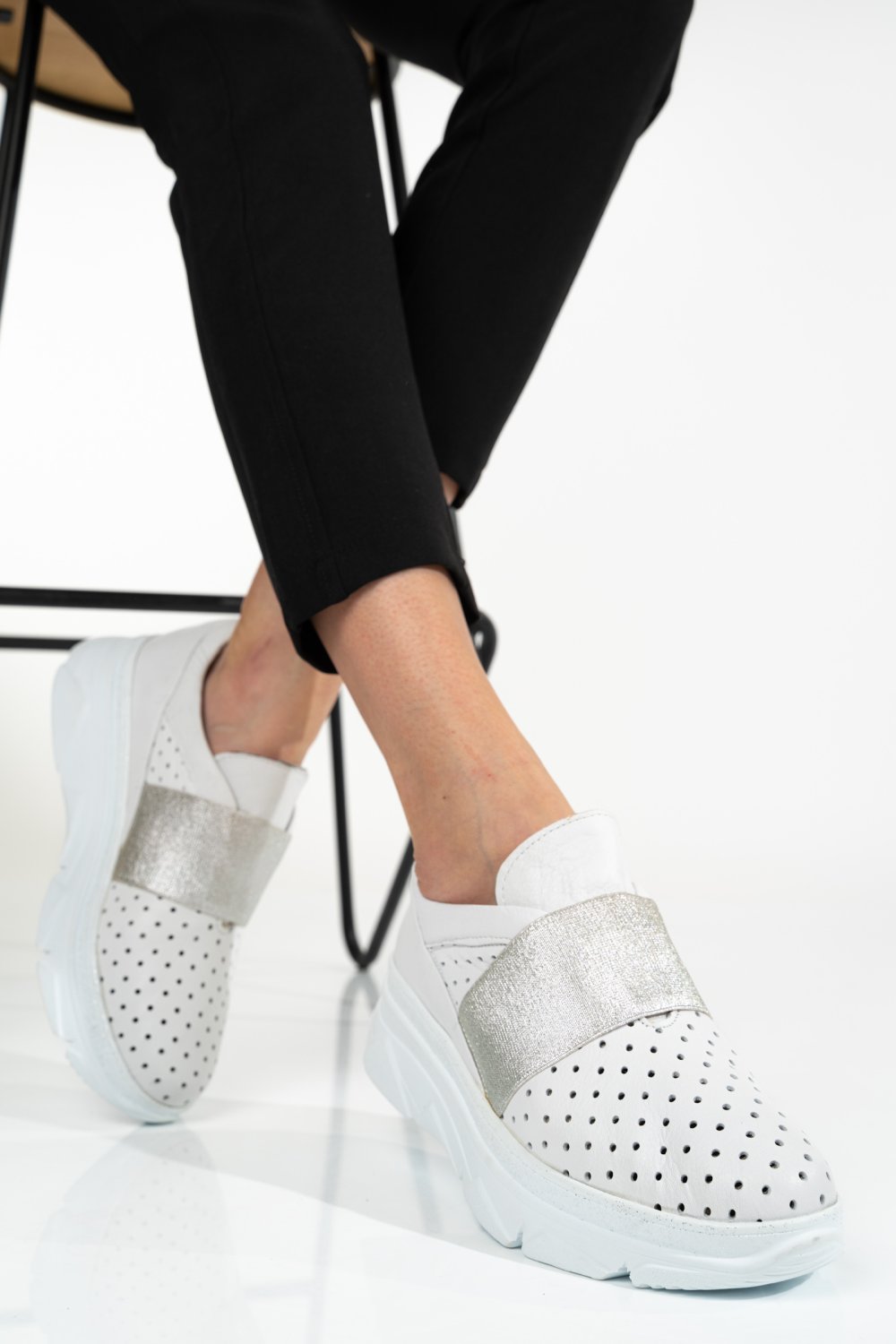 PANTOFI SPORT ALBI PIELE NATURALA TAYA