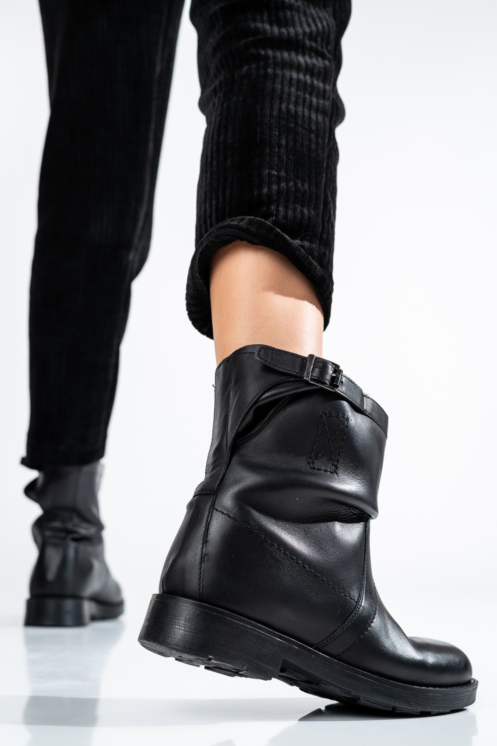 GHETE DAMA DE IARNA PIELE NATURALA NEGRE BIKERS
