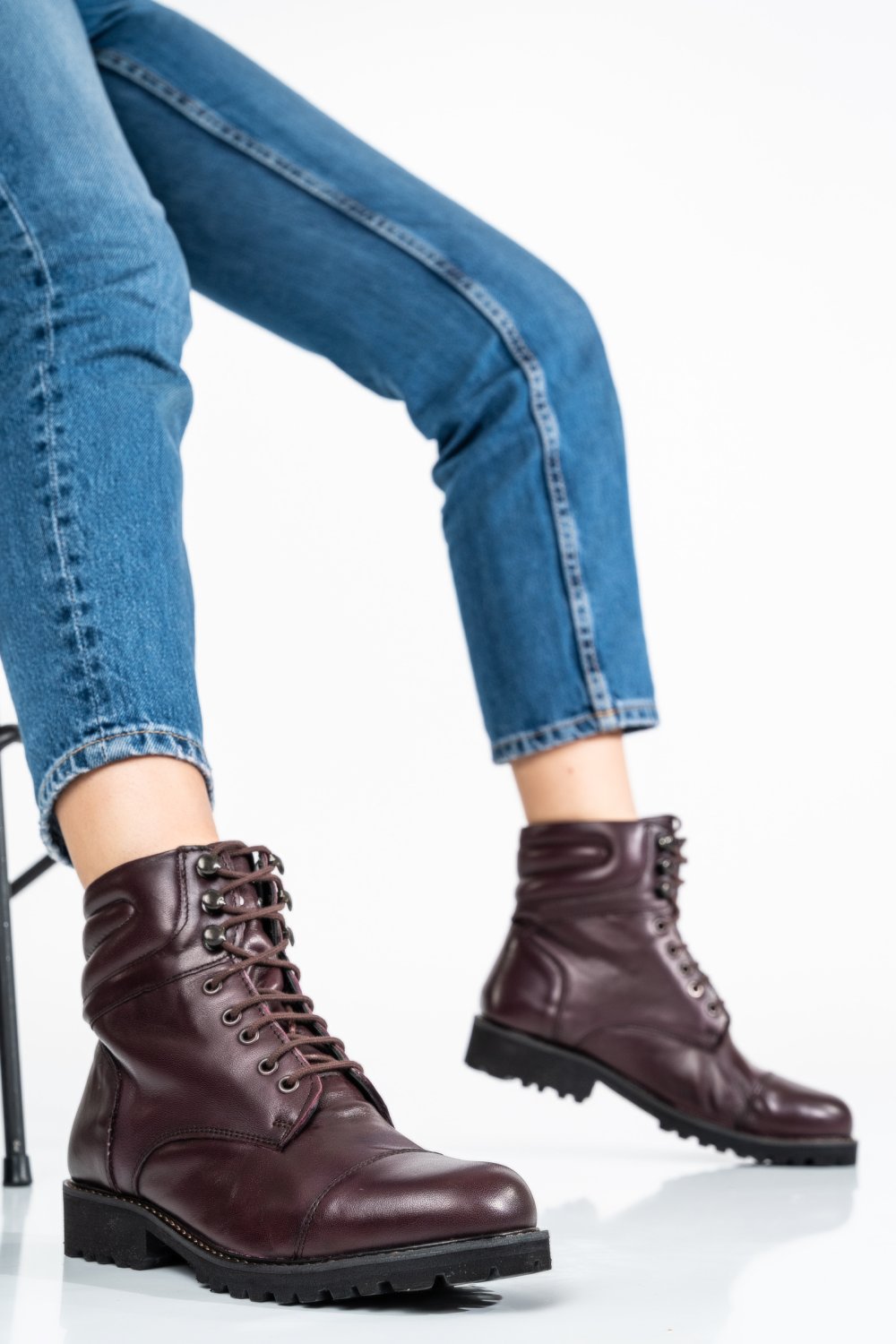 GHETE DAMA CU SIRETURI PIELE NATURALA BORDO OLIMPIA