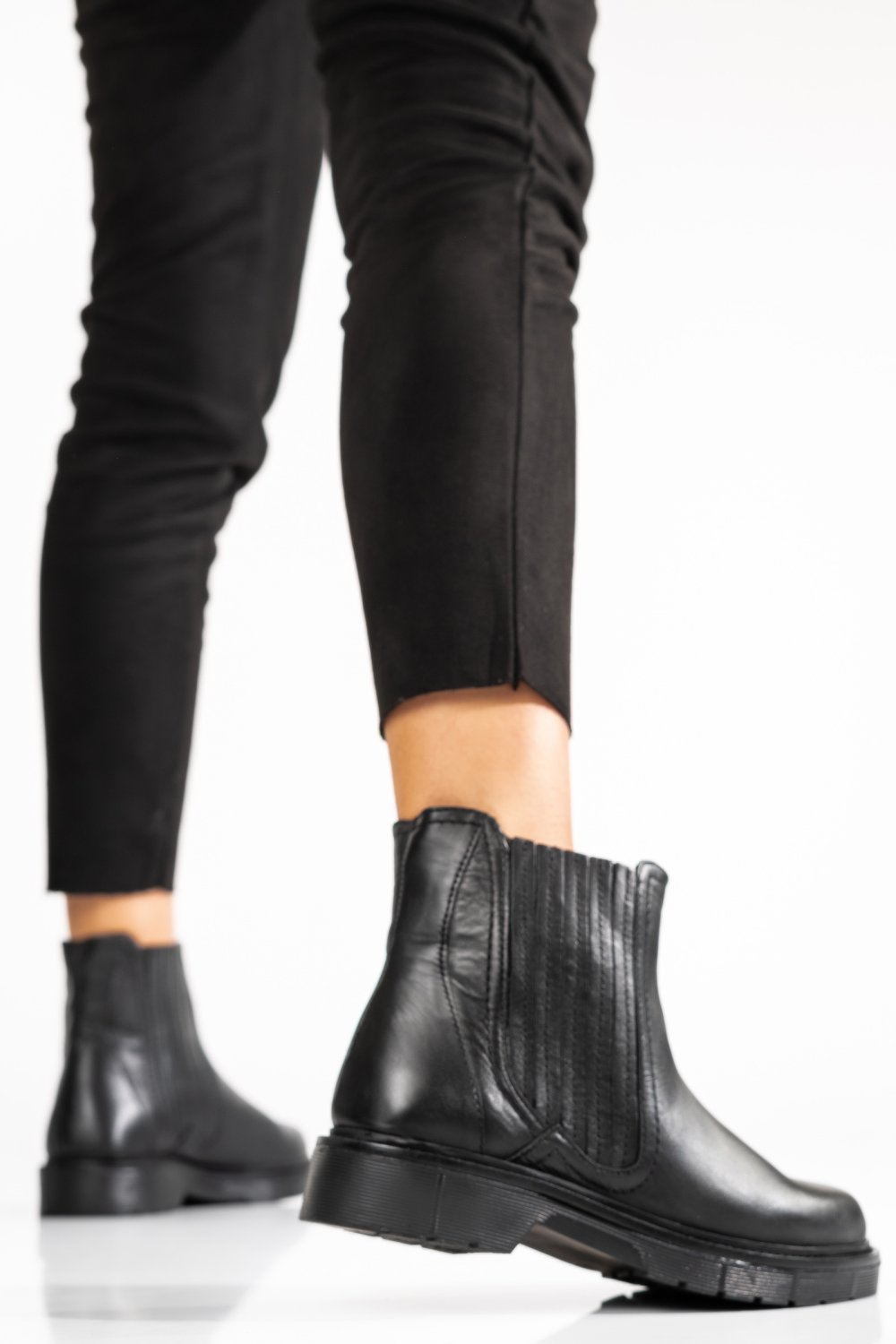 GHETE FEMEI PIELE NATURALA NEGRE 6S77645