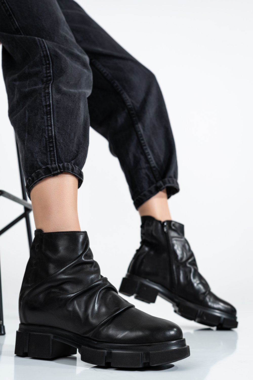 GHETE FEMEI PIELE NATURALA NEGRE 1S7722