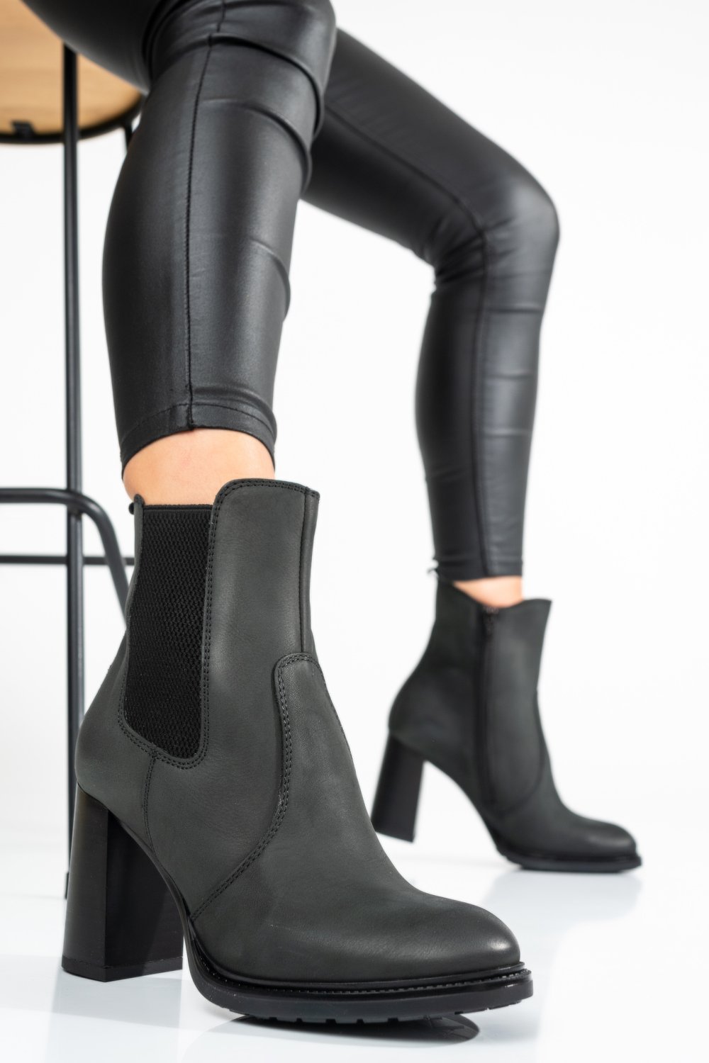 BOTINE FEMEI PIELE NATURALA NEGRE 3S77801