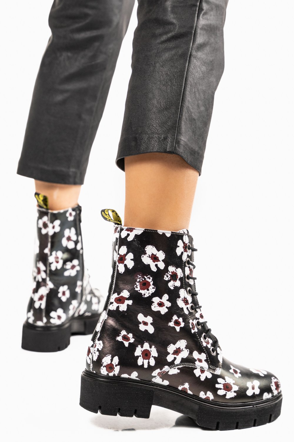 GHETE NEGRU FLORAL PIELE NATURALA 3S77090