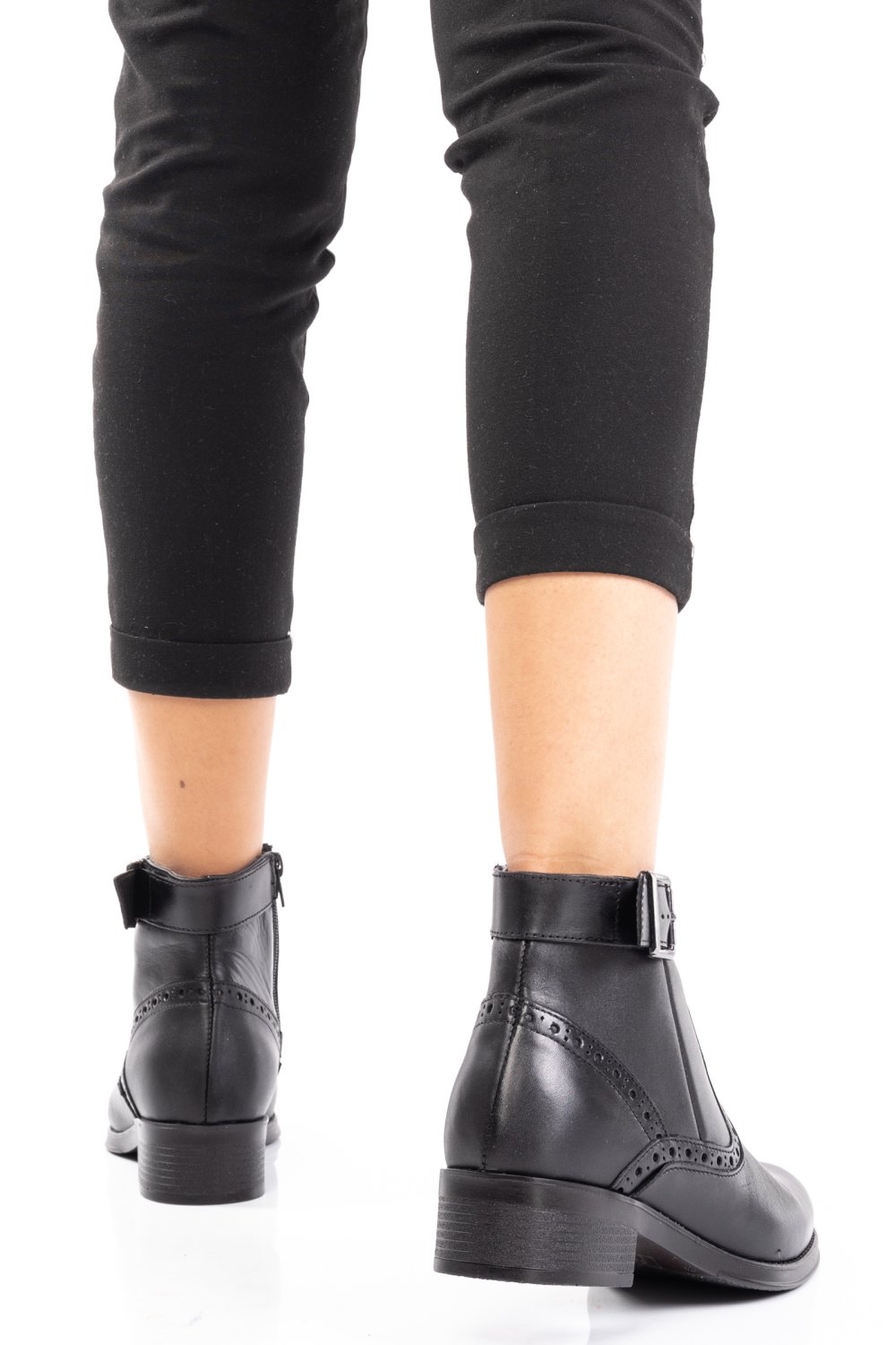 GHETE NEGRE PIELE NATURALA CARMEN