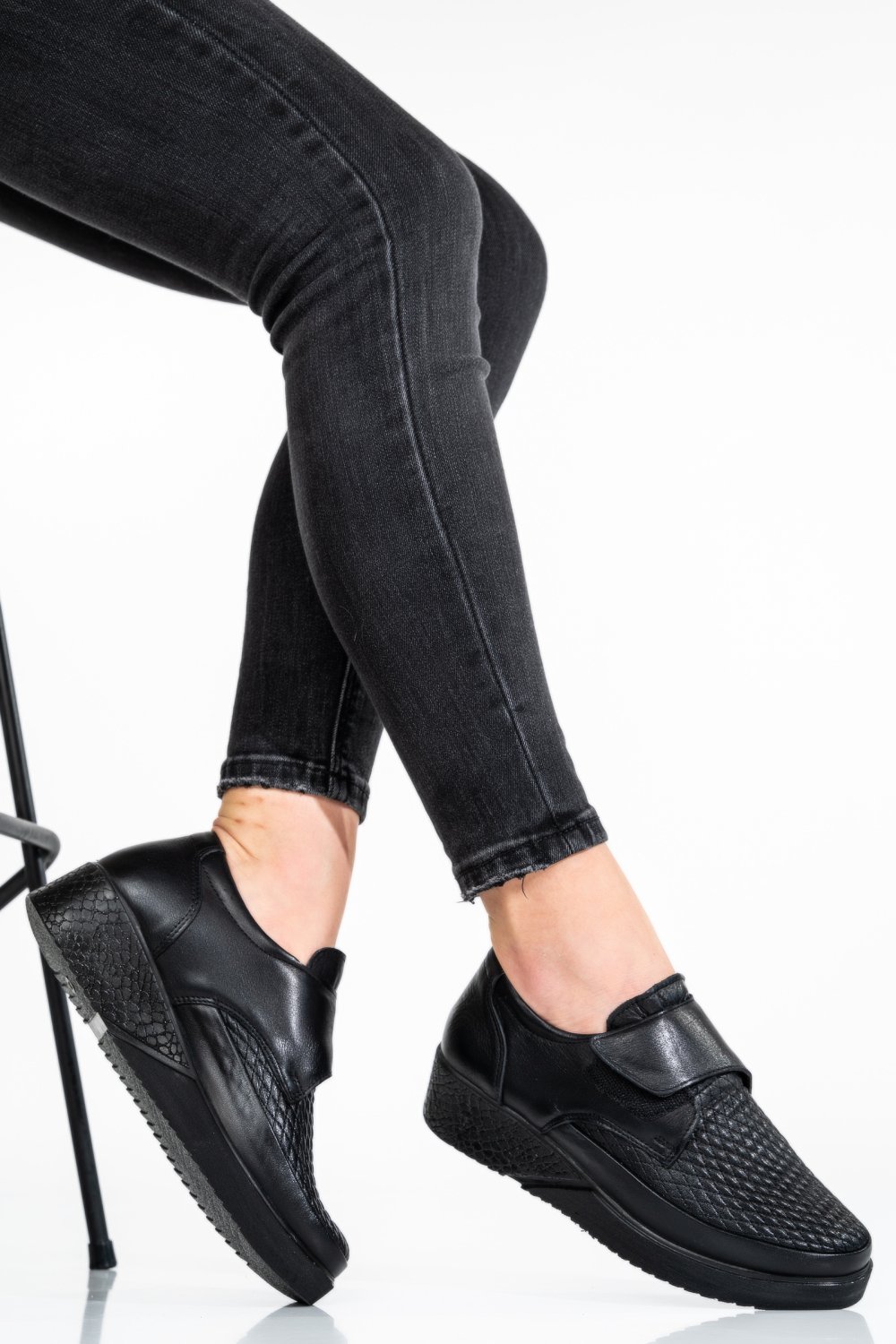 PANTOFI SPORT NEGRI PIELE NATURLA 6PC26