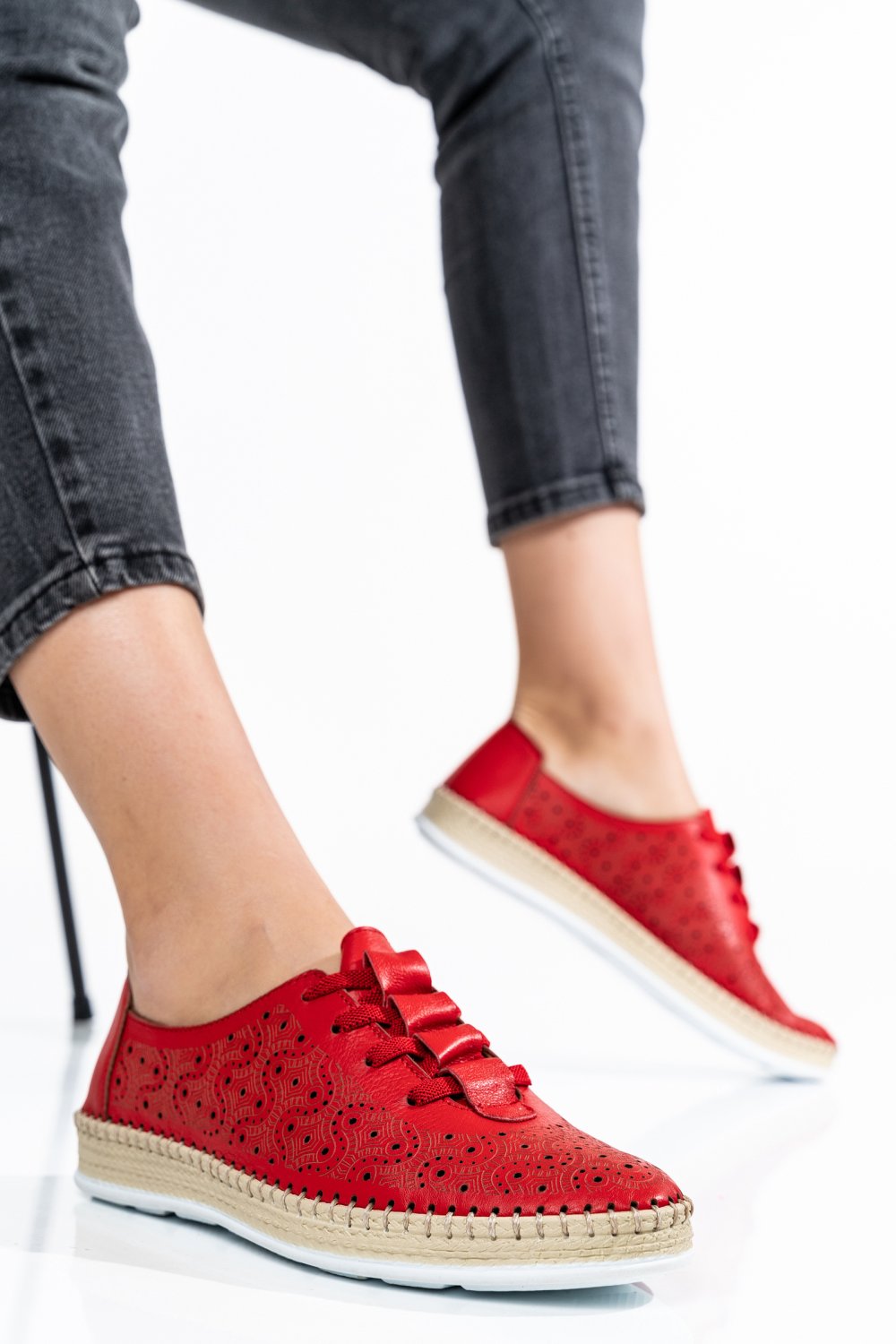 PANTOFI ROSII PIELE NATURALA APCKE02