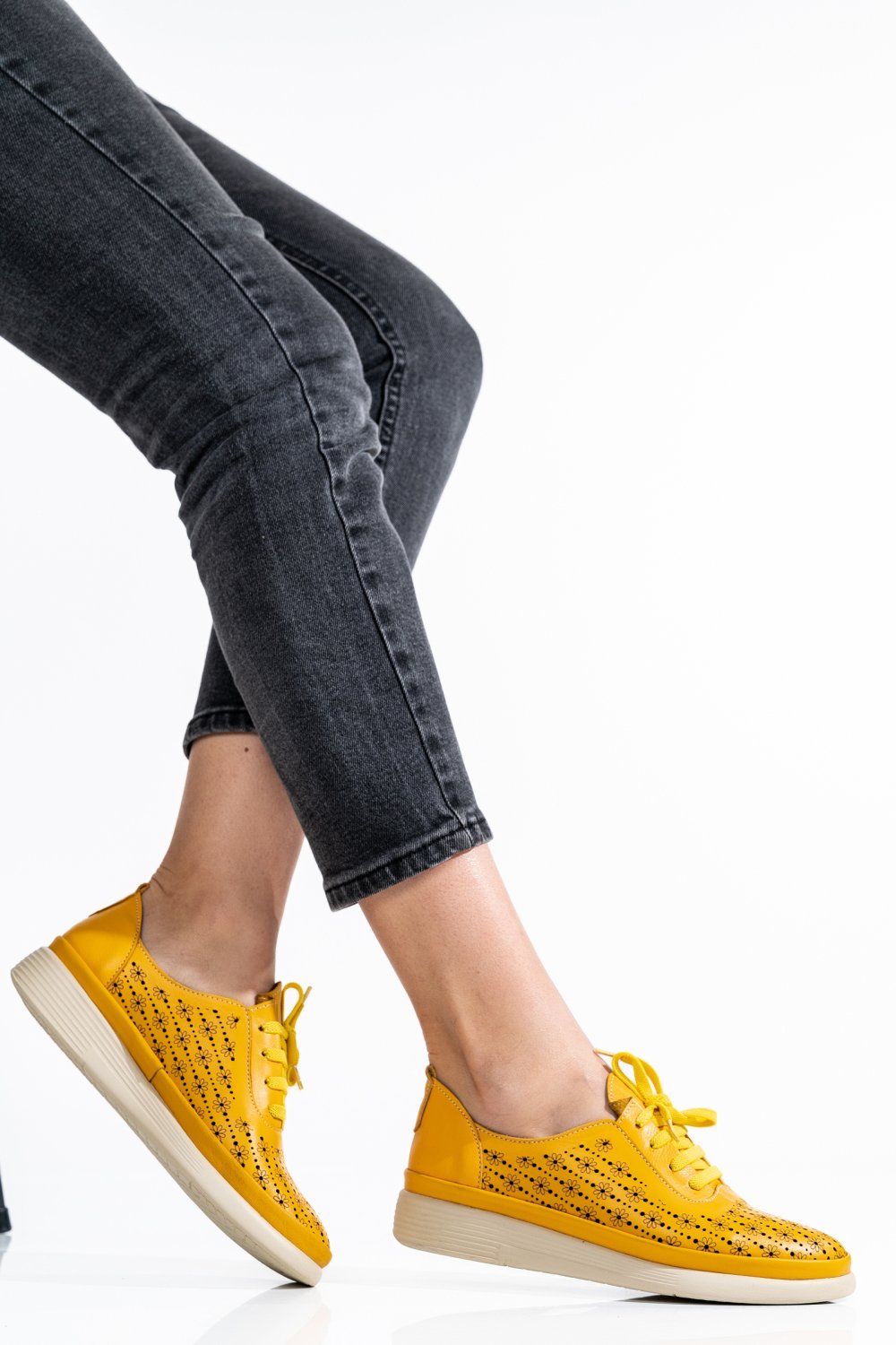 PANTOFI SPORT GALBENI PIELE NATURALA APCKD03
