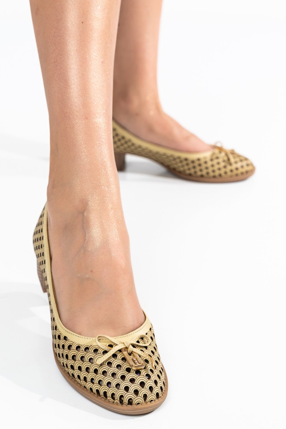 PANTOFI GALBENI PIELE NATURALA APCK505