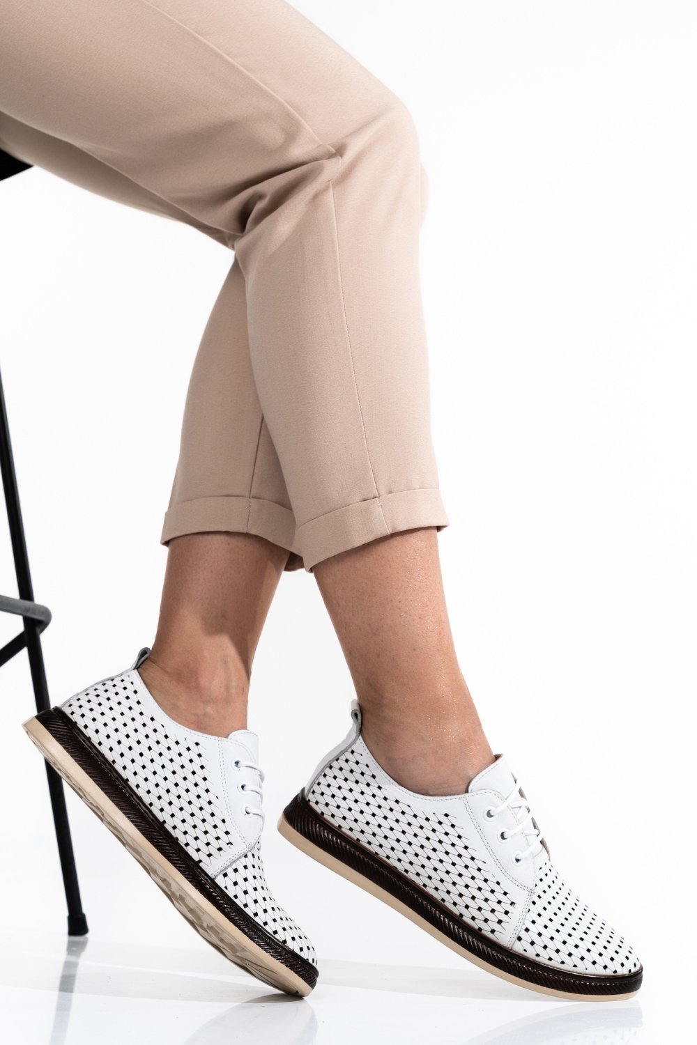 PANTOFI ALBI PIELE NATURALA APCK660