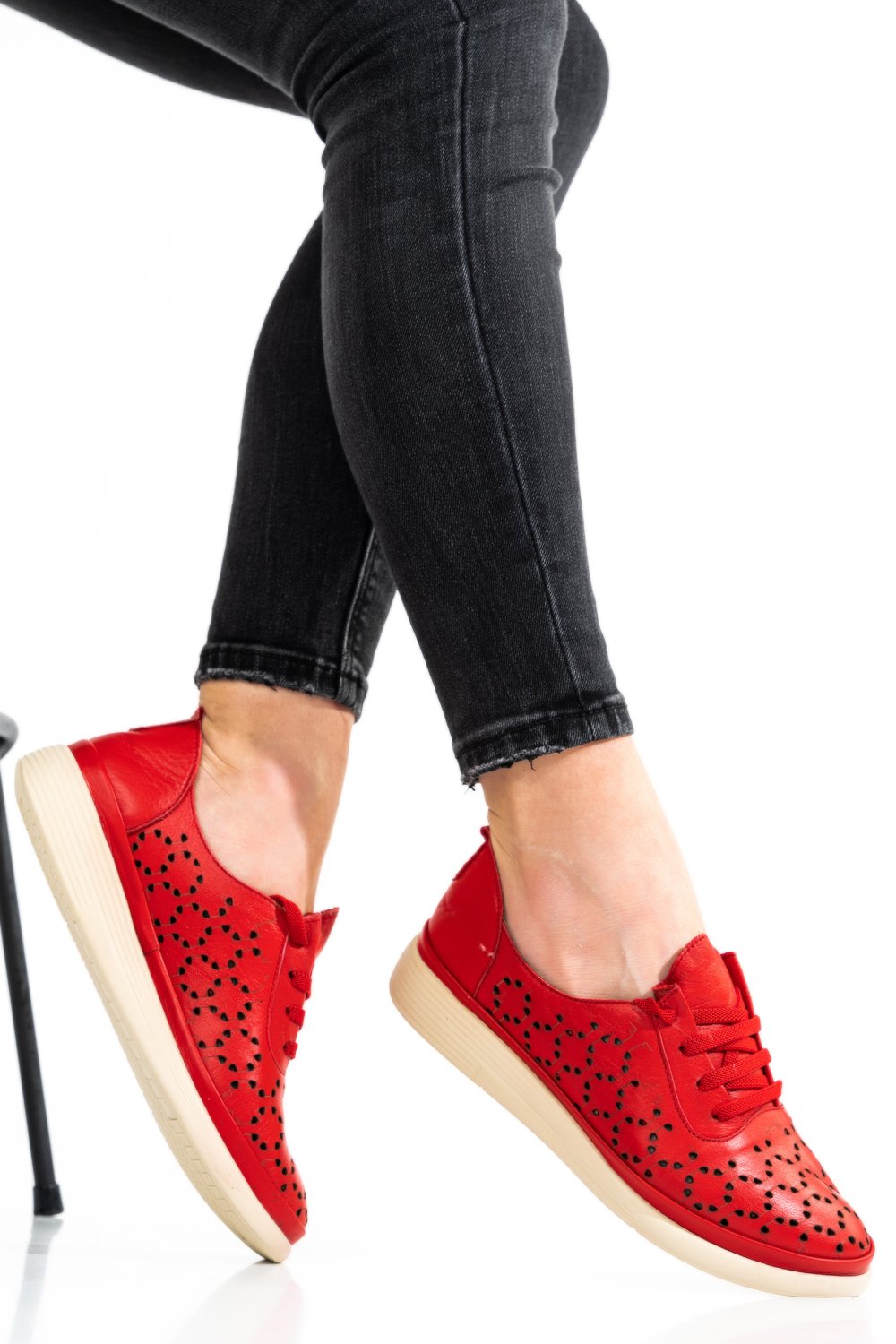 PANTOFI ROSII PIELE NATURALA APCKD02