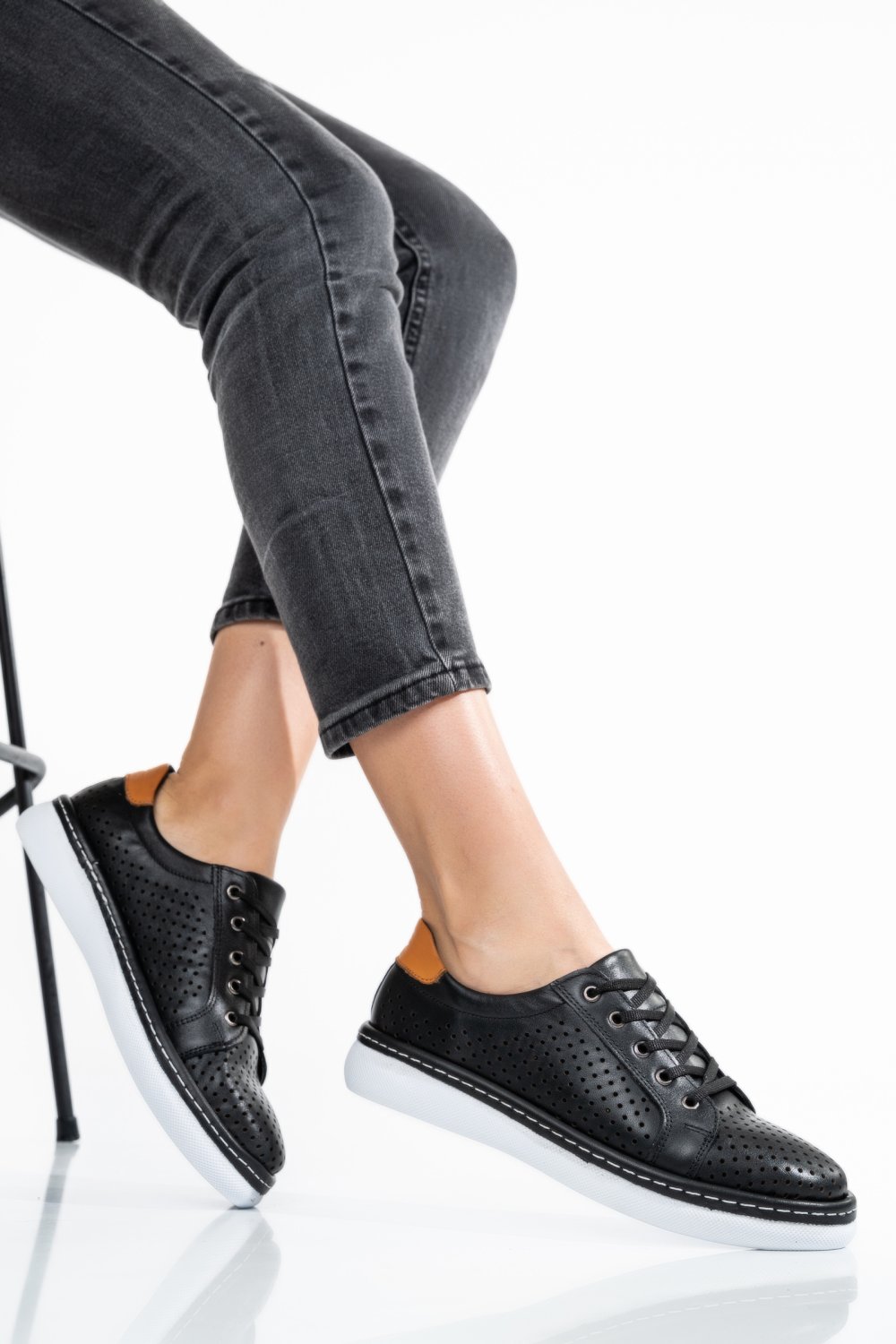 PANTOFI SPORT NEGRI PIELE NATURALA ASPKD003