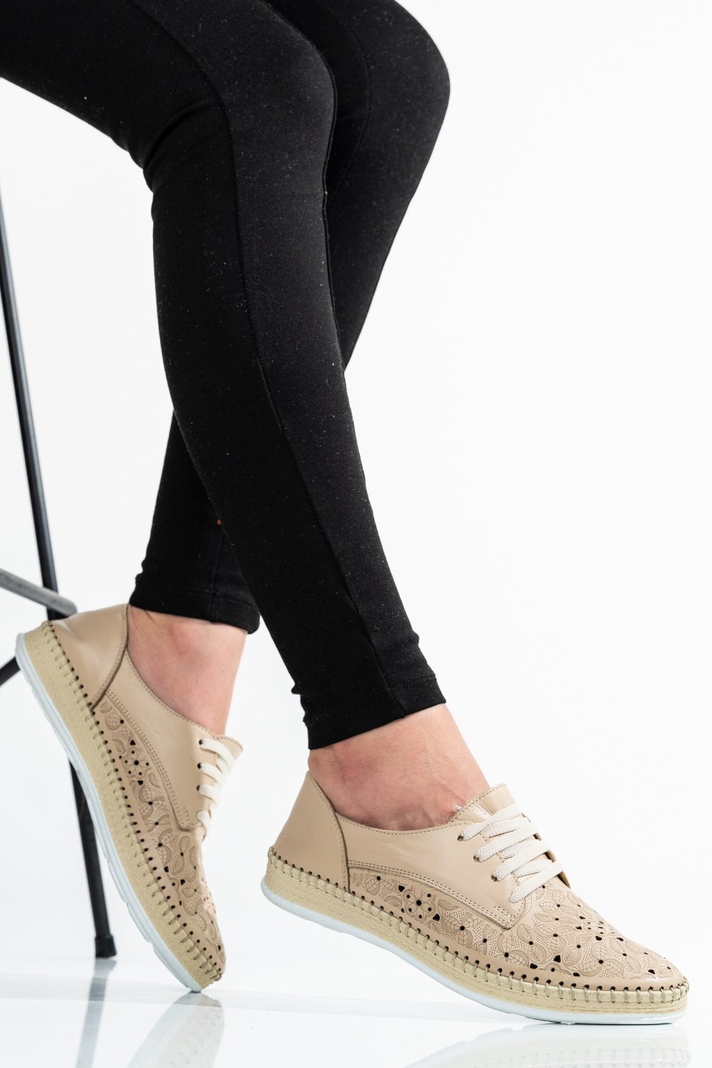 PANTOFI BEJ PIELE NATURALA APCKG02