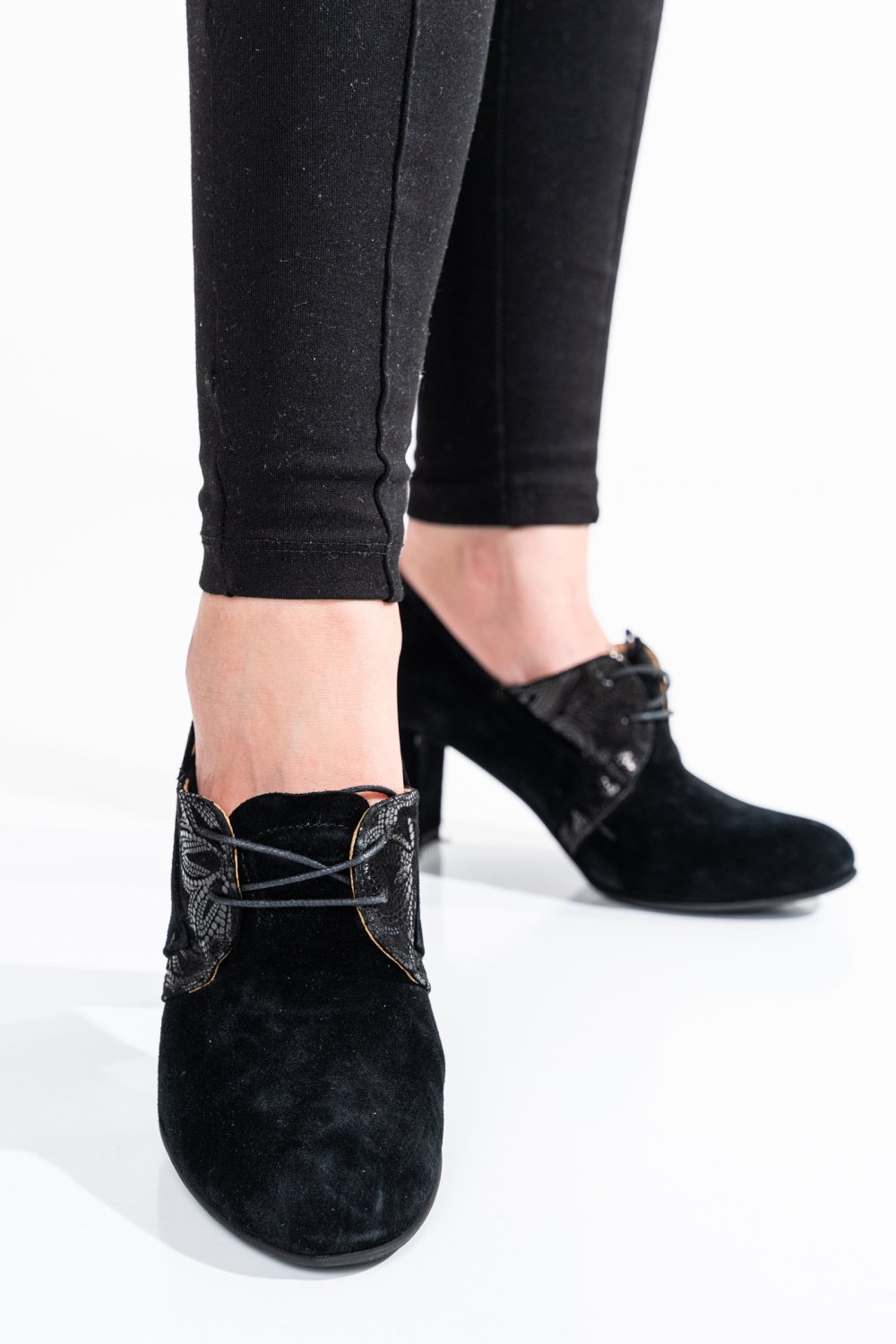 BOTINE NEGRE PIELE NATURALA INTOARSA 2PC55