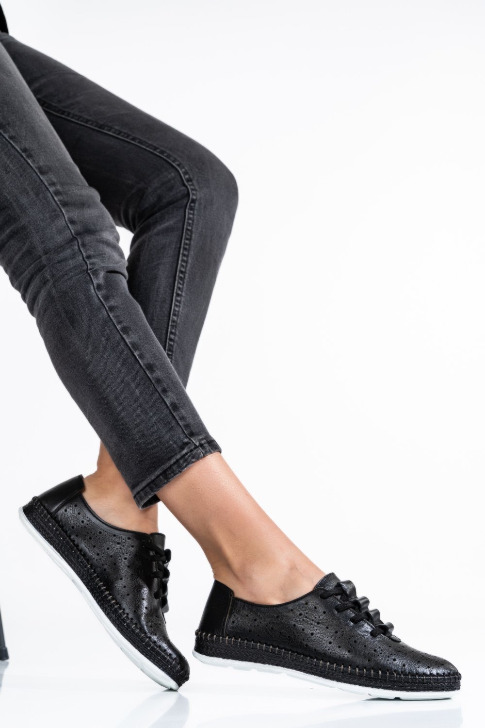 PANTOFI NEGRI PIELE NATURALA APCKE02