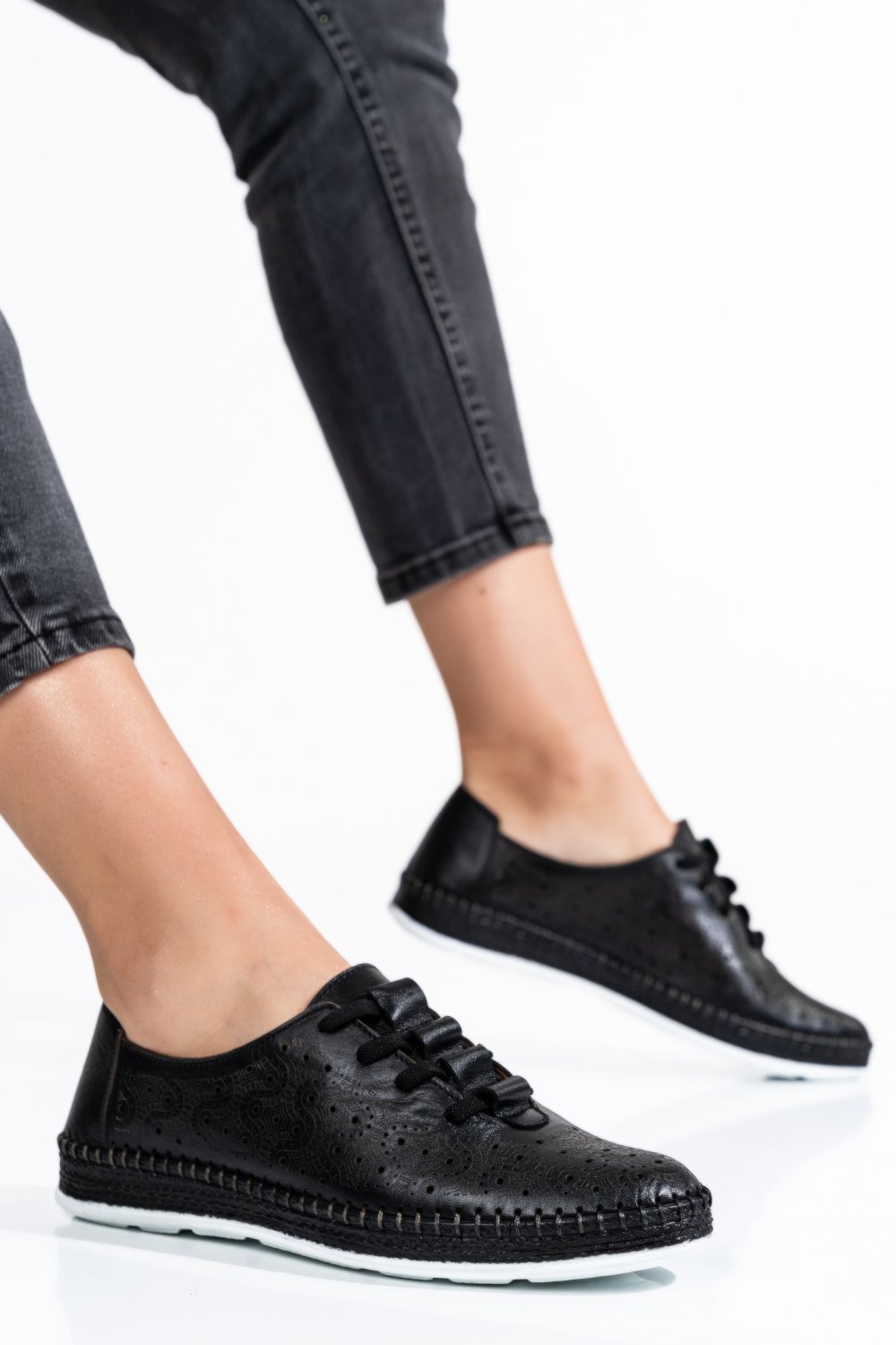 PANTOFI NEGRI PIELE NATURALA APCKE02