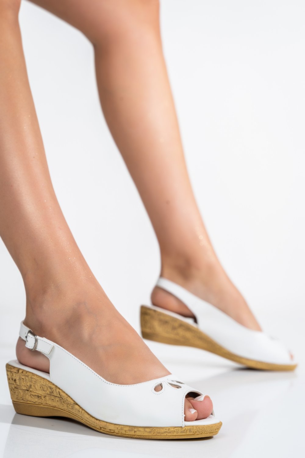 SANDALE ALBE PIELE NATURALA IPCSA