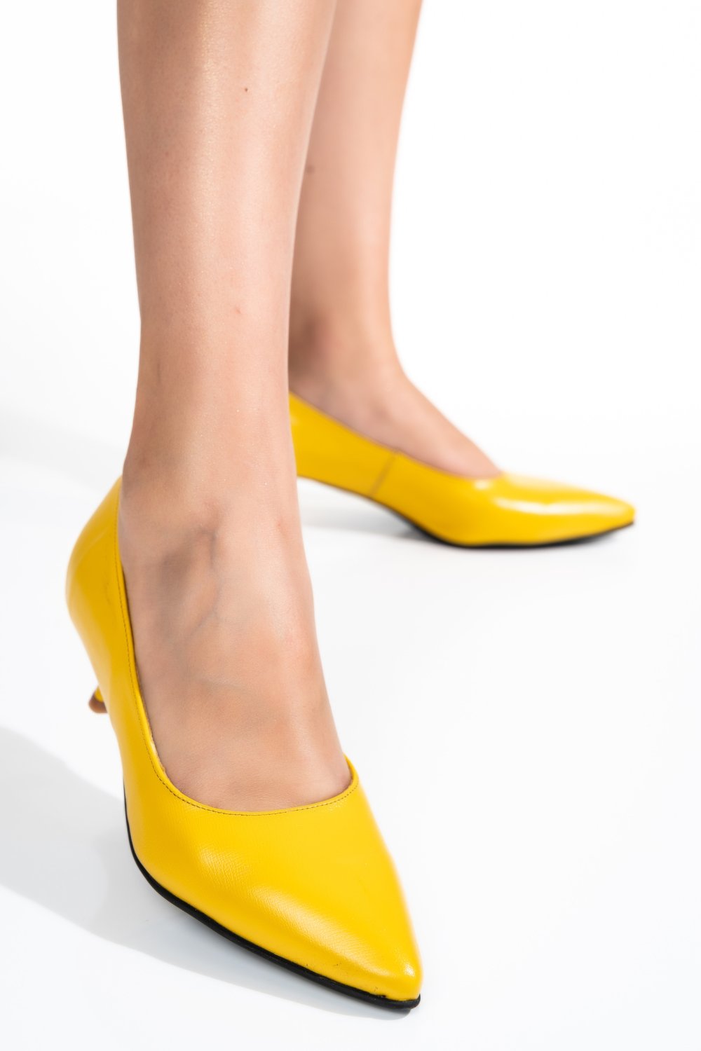 PANTOFI GALBENI PIELE NATURALA 1PC300