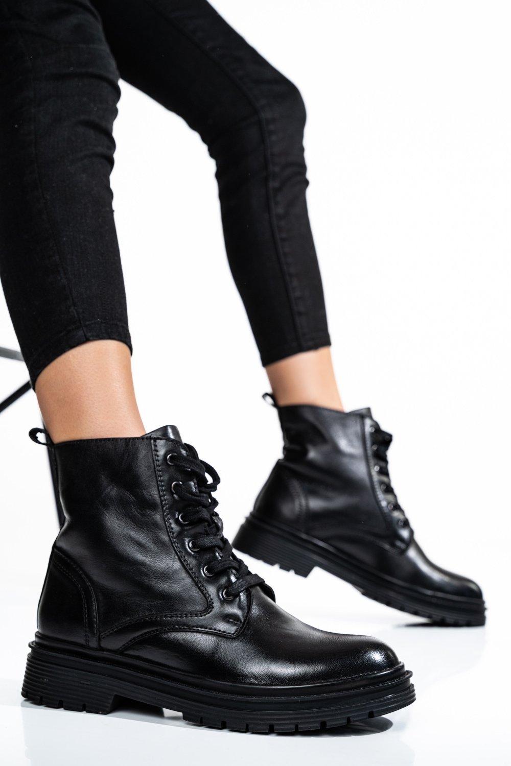 GHETE FEMEI PIELE NATURALA NEGRE 8S77514