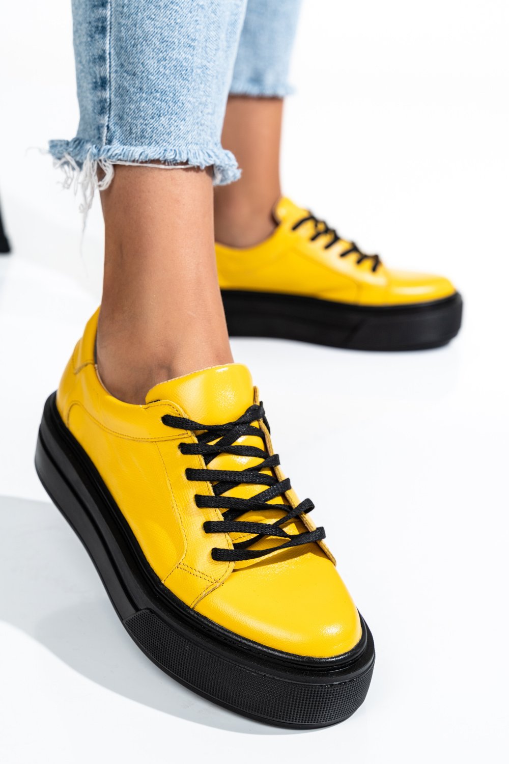 PANTOFI SPORT DAMA PIELE NATURALA GALBENI TALPA NEAGRA 3S77001