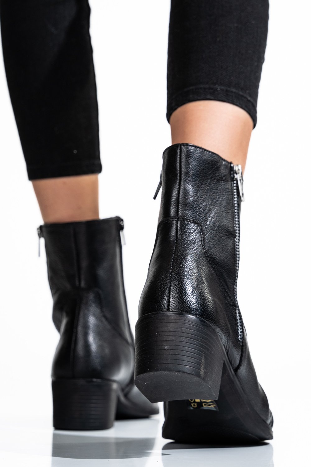 GHETE DAMA DE IARNA PIELE NATURALA NEGRE TOC MIC 7S77843