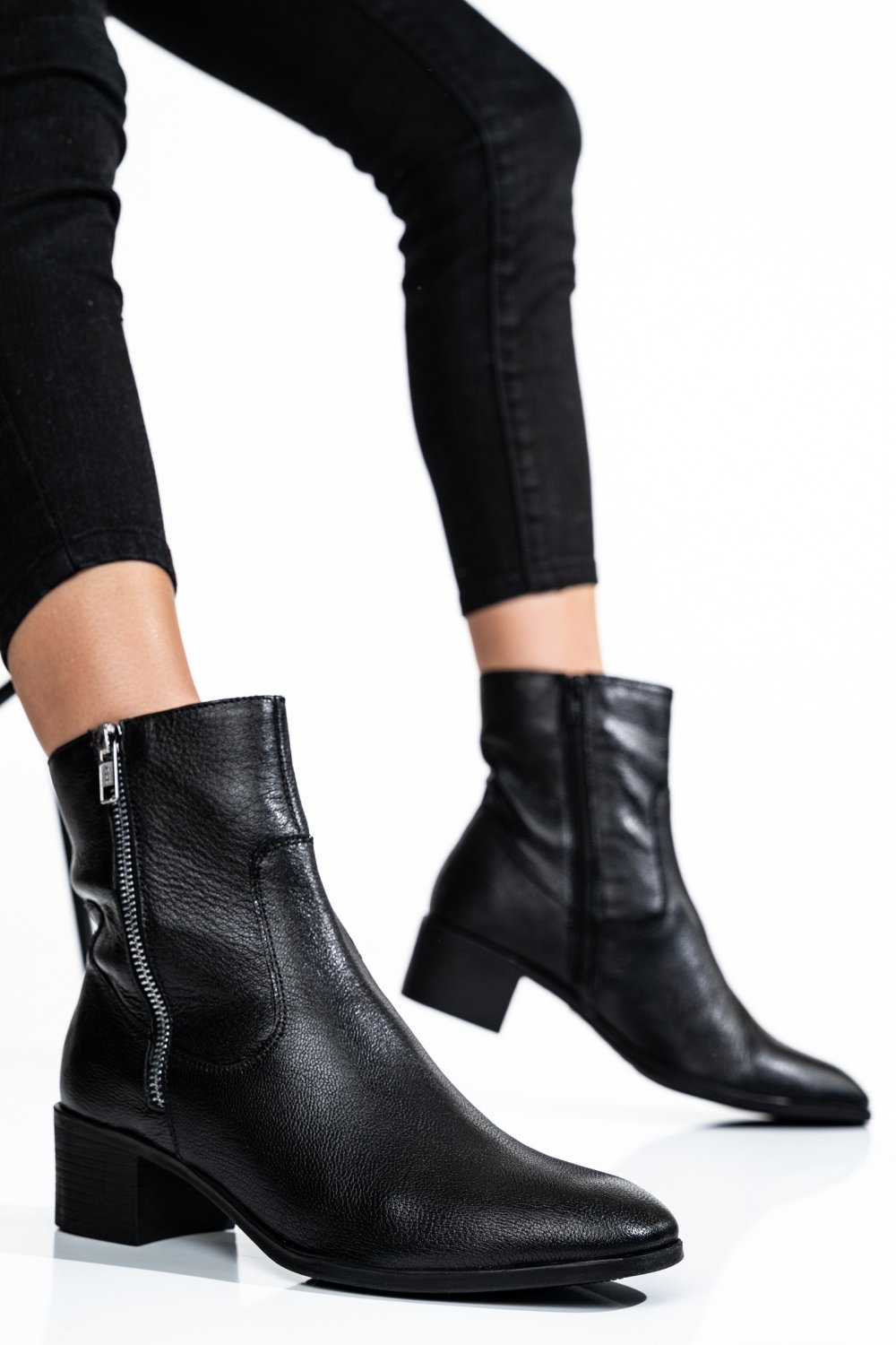 GHETE DAMA DE IARNA PIELE NATURALA NEGRE TOC MIC 7S77843