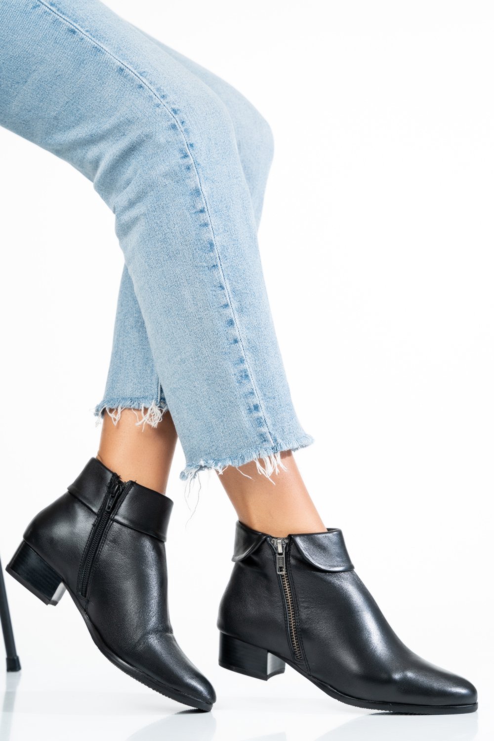 GHETE NEGRE PIELE NATURALA 6S77548