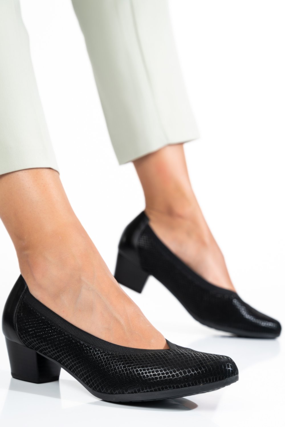 PANTOFI NEGRI PIELE NATURALA 8SP864