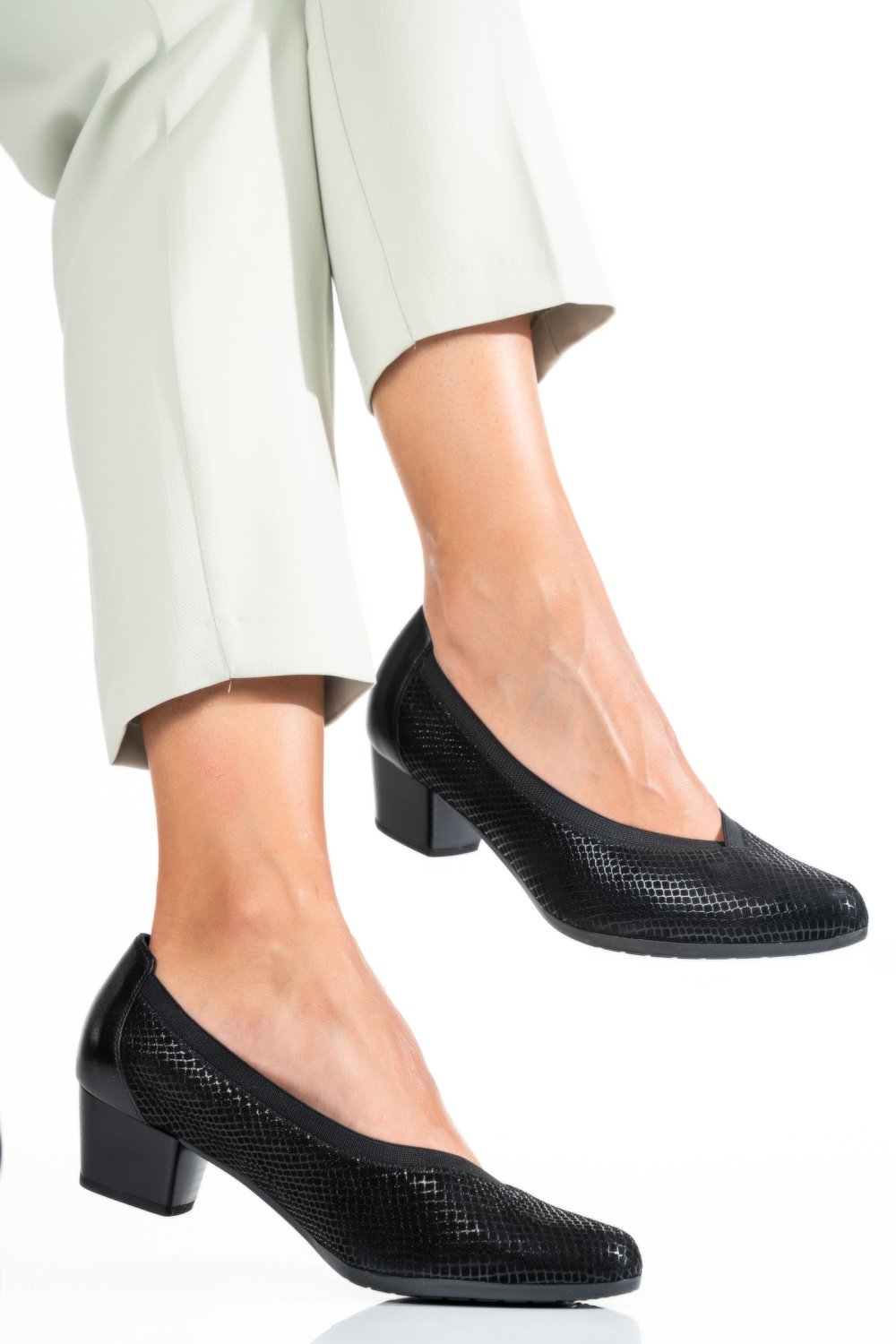 PANTOFI NEGRI PIELE NATURALA 8SP864